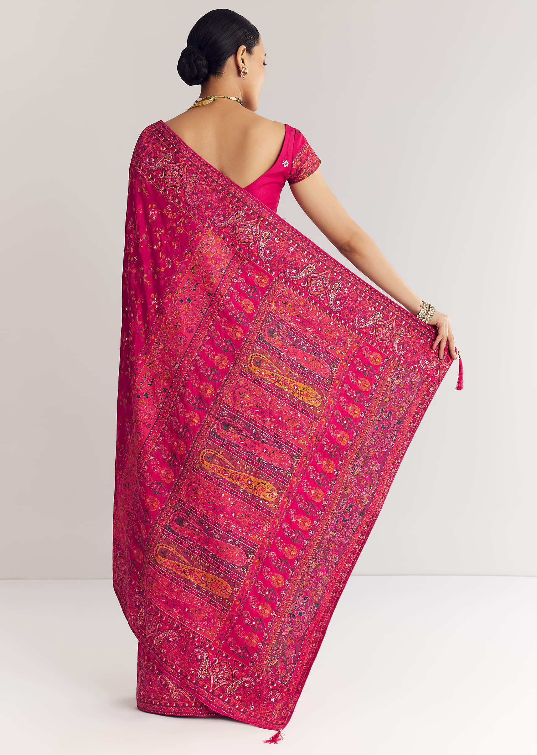 pink-traditional-floral-and-jaal-woven-saree-sg314382-6_21ae9bbf-bf70-45d4-ad08-e8878094a696.jpg