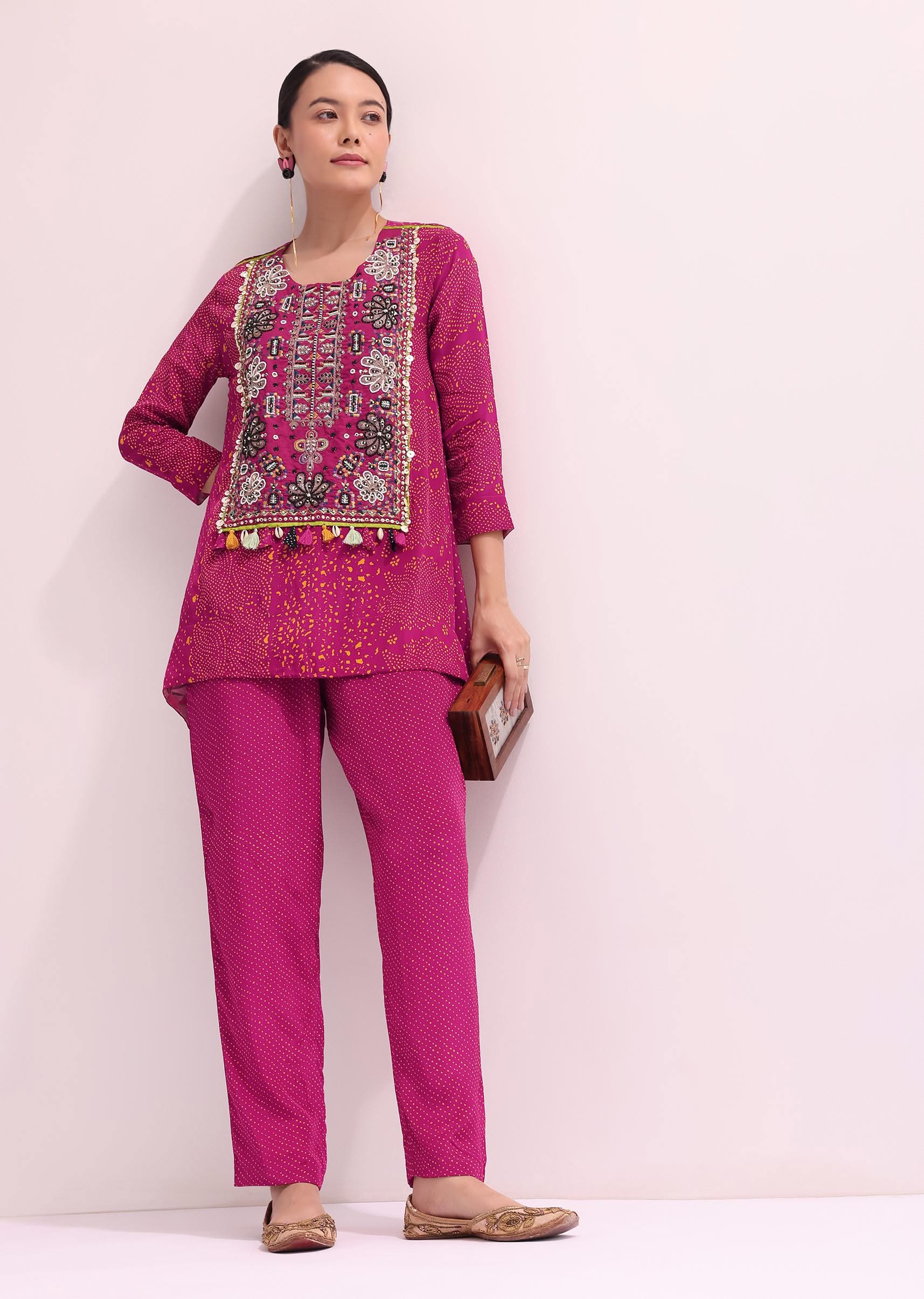 pink_embroidered_kurta_and_pant_set-sg216651_8_77011e15-4c5f-49a4-8ece-2b94f3bc449e.jpg