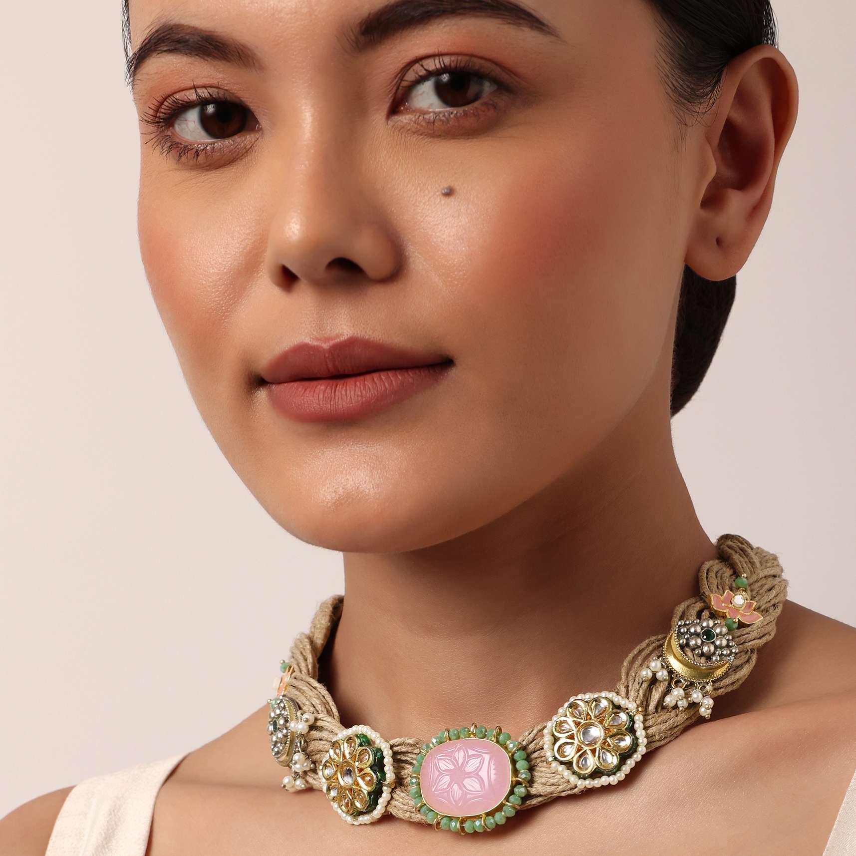 pink_jute_choker_with_kundan_motifs-sg183745_1_383d6996-8ffb-4d4b-a4fd-704474884b87.jpg