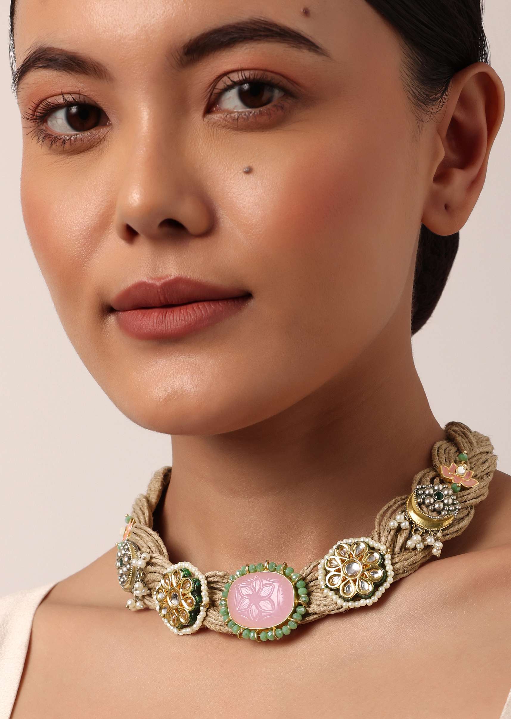 pink_jute_choker_with_kundan_motifs-sg183745_4_6f90aba6-8563-4cbf-bb46-74ed320280ab.jpg