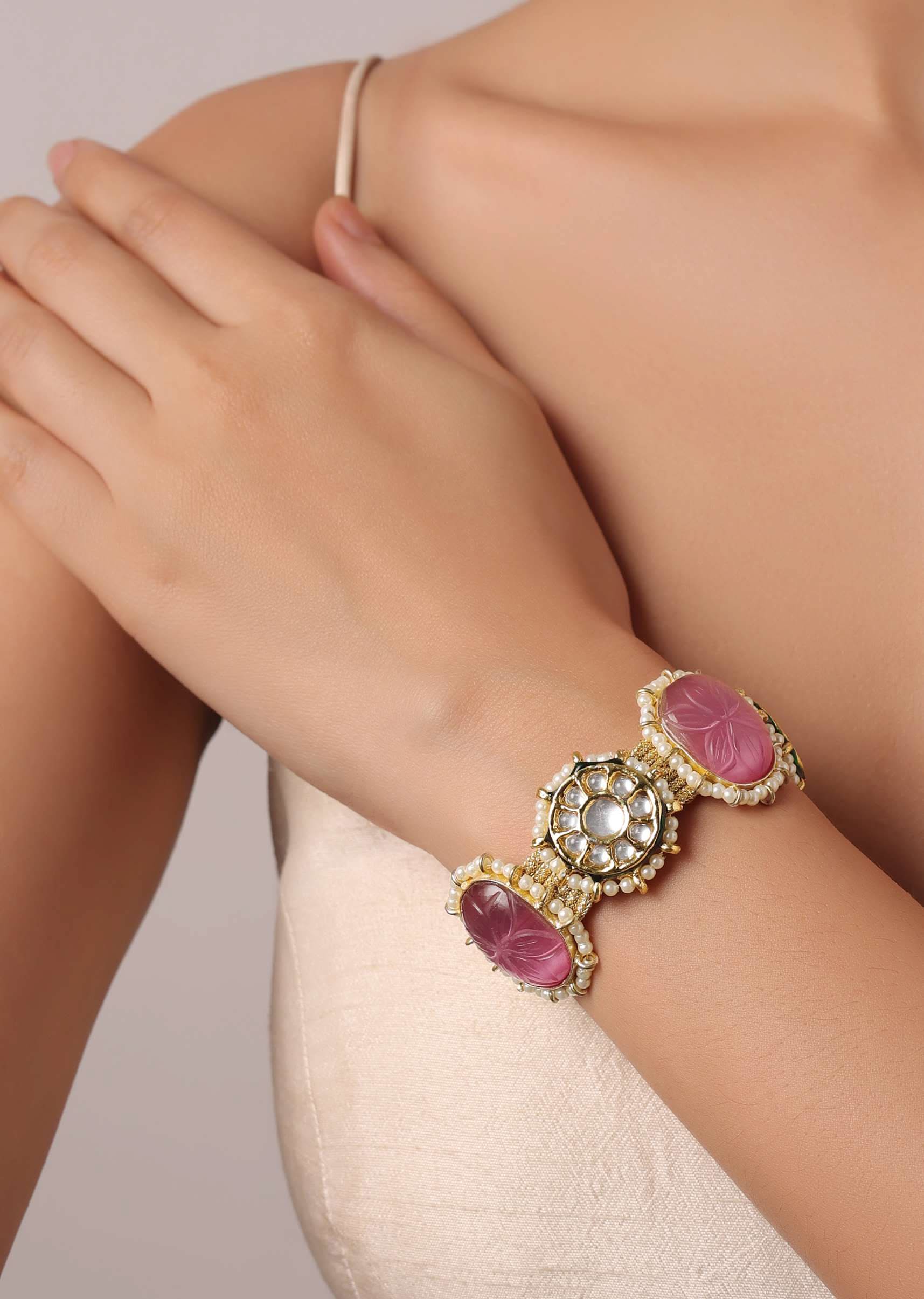 pink_kundan_studded_bracelet_with_carved-sg180731_3_63879123-364f-4b59-9662-32a8c23492eb.jpg