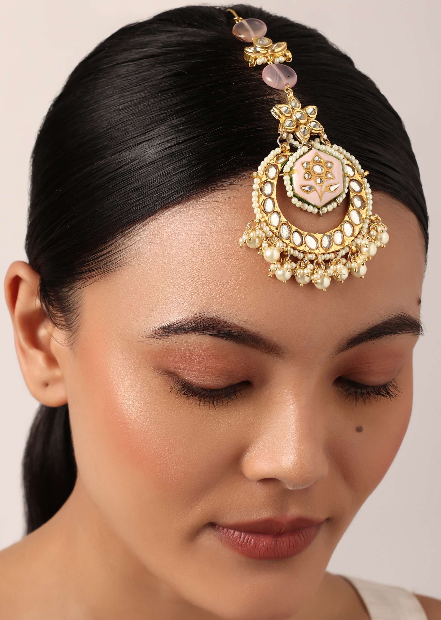 pink_maangtikka_with_pearl_drops_and_meenakari_motif-sg196460_4_442be11f-8a72-43db-be77-318baebcd3a1.jpg