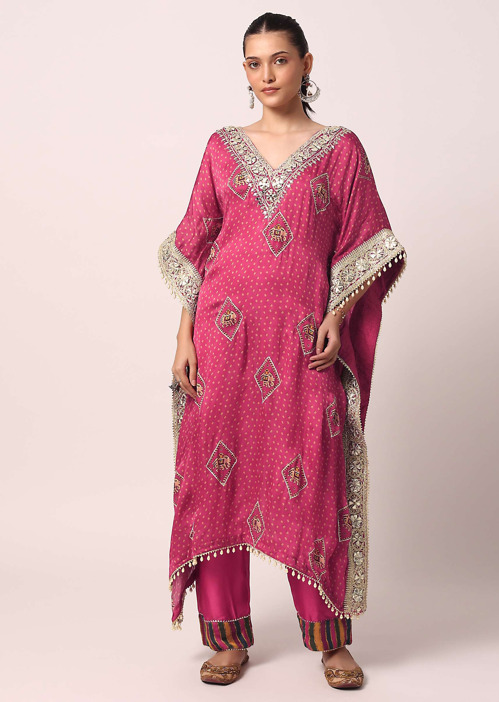pink_pant_set_with_embroidered_kaftan_kurta-sg211674_3_ca6d2f0b-f036-4e9e-886f-9e882784db43.jpg