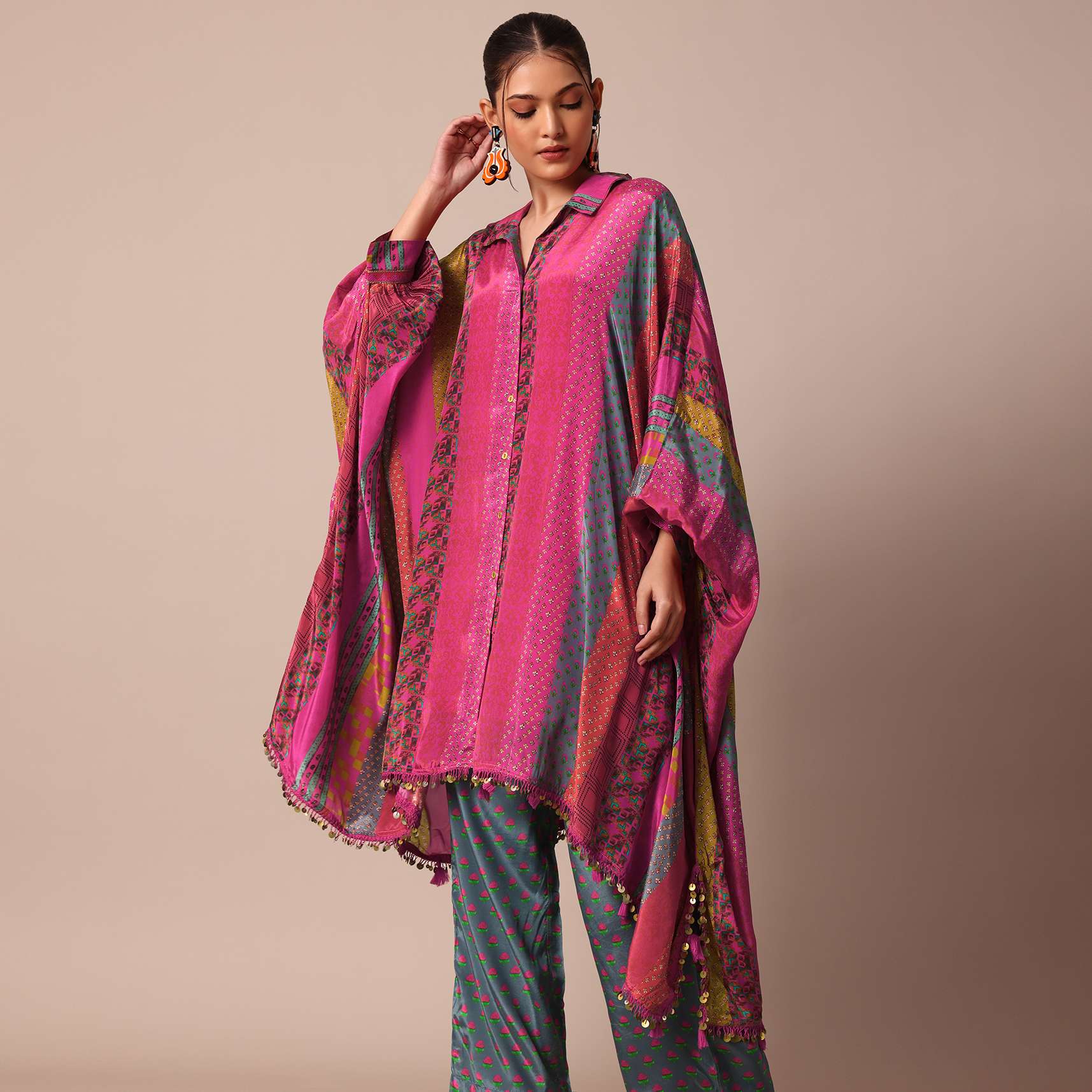 pink_printed_kaftaan_set_with_metal_coins_detailing_-sg210308_7_290b22d2-be46-4ff5-9f2c-fedf4fcf6fcb.jpg