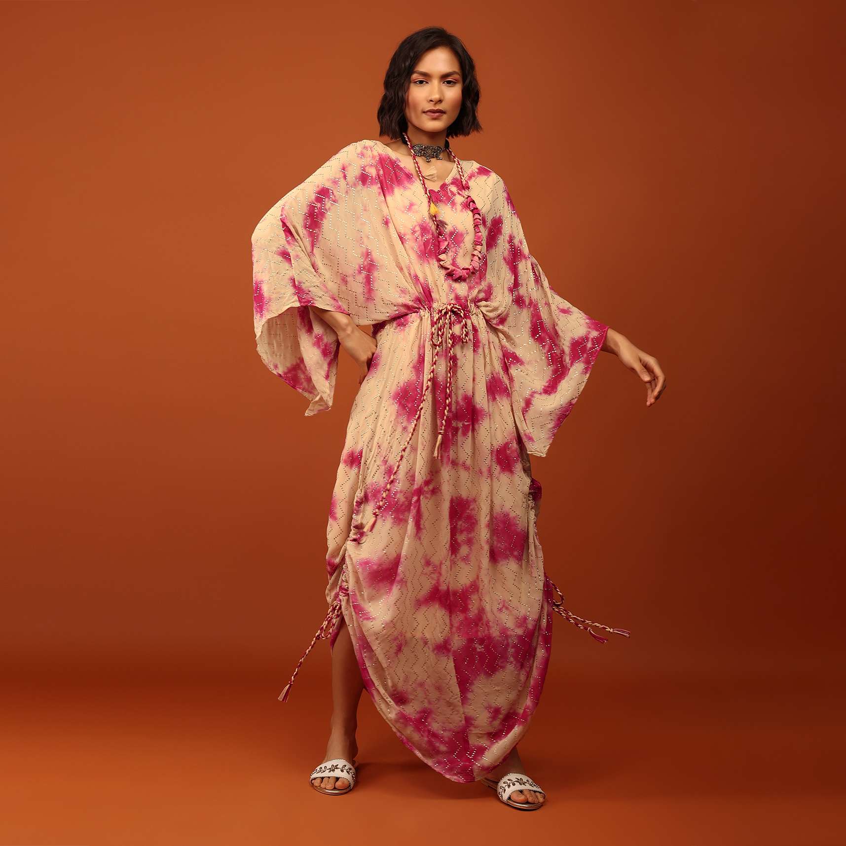 Pink tie-dye kaftan set with V neckline and tassel tie-up