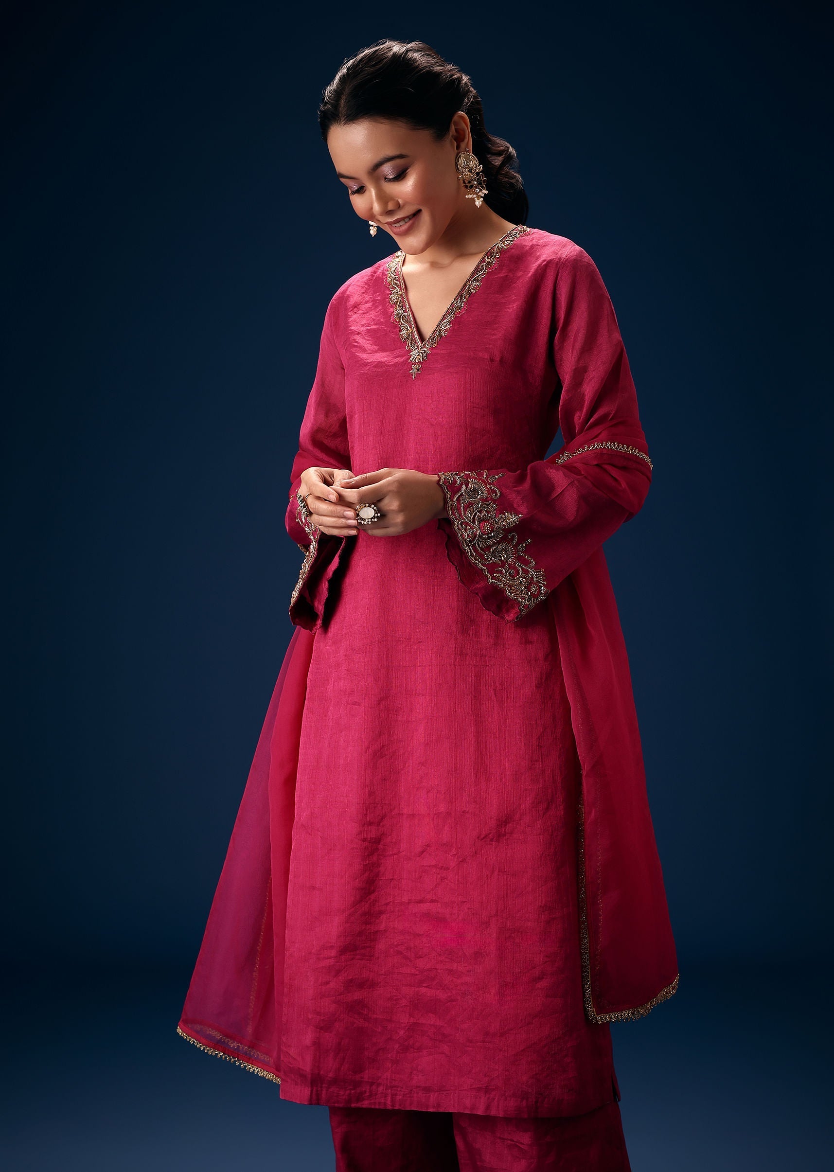 pink_v_neck_embroidered_kurta_set_with_dupatta-sg247427_9_1b48713c-c9f2-48ee-b5d2-c2531ad7e87d.jpg