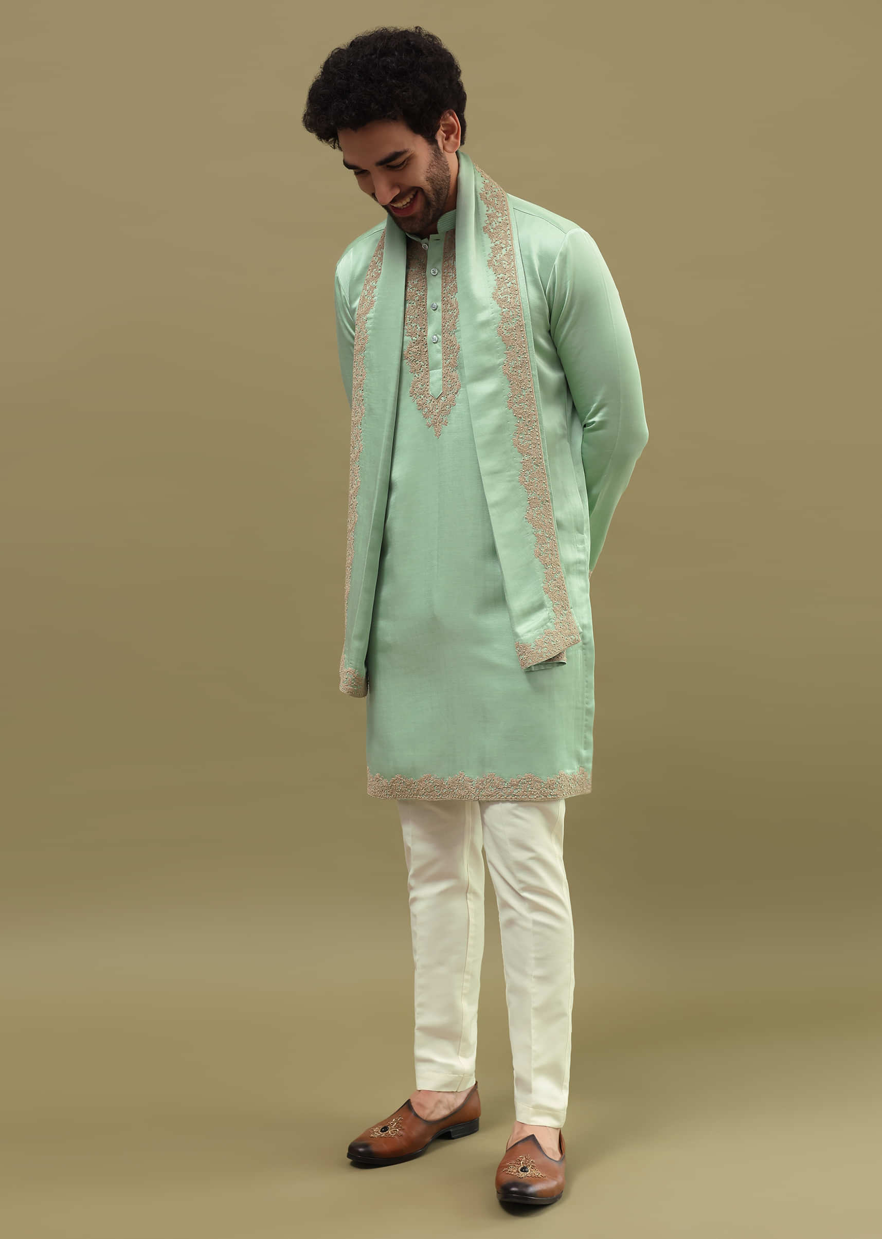 pista_green_kurta_set_in_resham_work_with_dupatta_for_men-sg229046_8_cf2b4add-02d2-43b3-bac1-4a1fc1a84fde.jpg