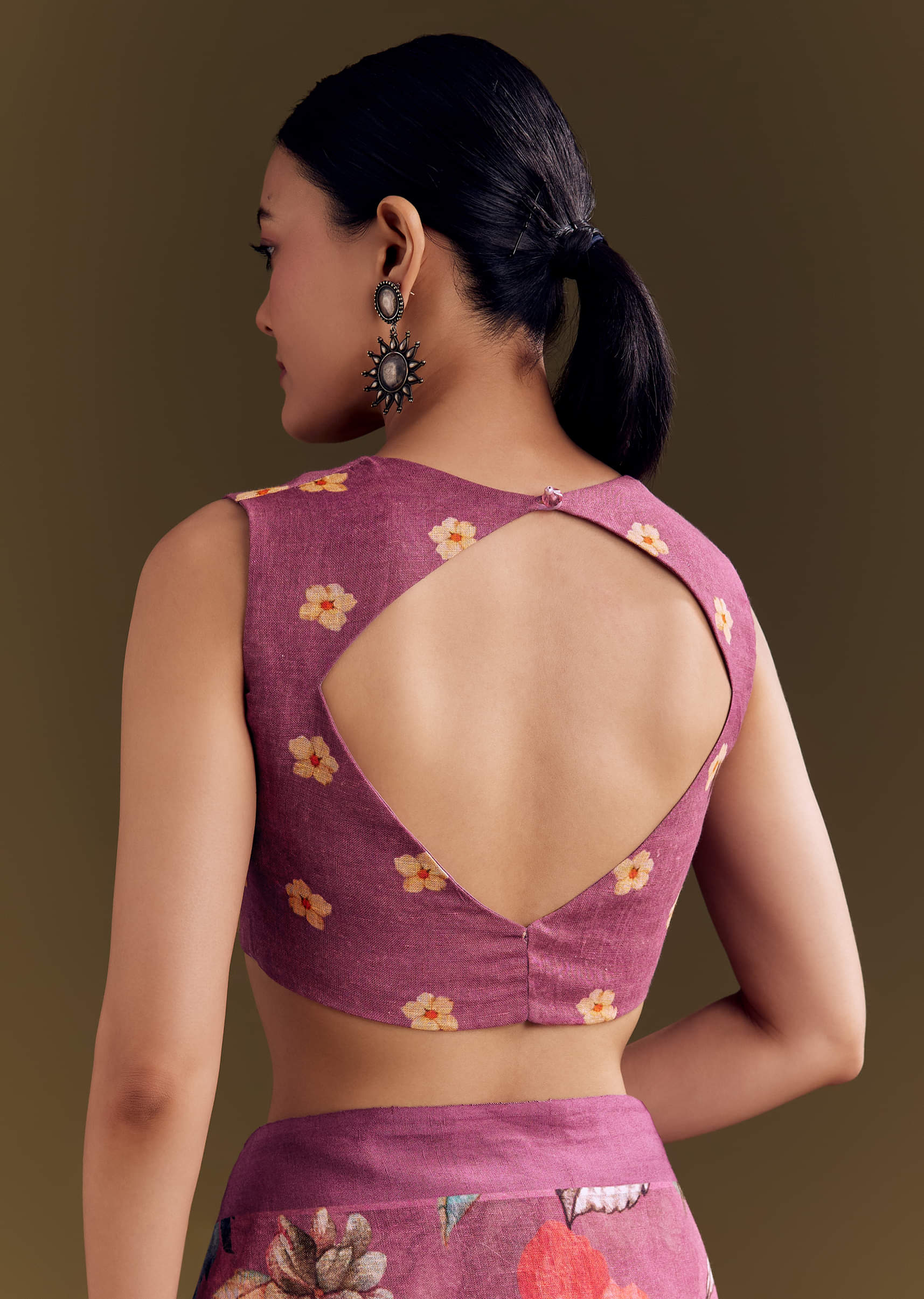purple-cotton-linen-saree-with-faded-florals-sg291734-8_79973942-9f9b-4995-a8b2-0a3cdf67ece4.jpg