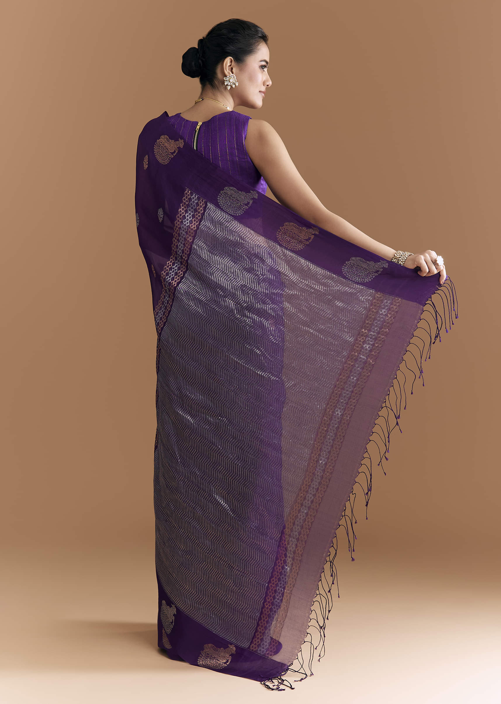 purple-linen-woven-saree-with-brocade-and-zari-work-sg346399-4.jpg
