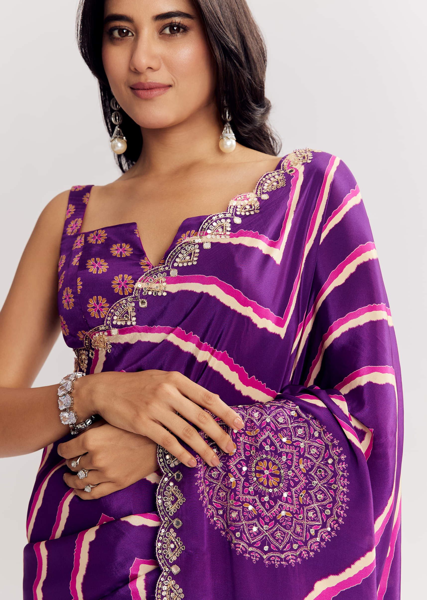purple-satin-saree-with-gota-and-mirror-embroidery-sg316221-3_3e06bcb6-5e9b-45c7-a3a1-f20566aa81e4.jpg