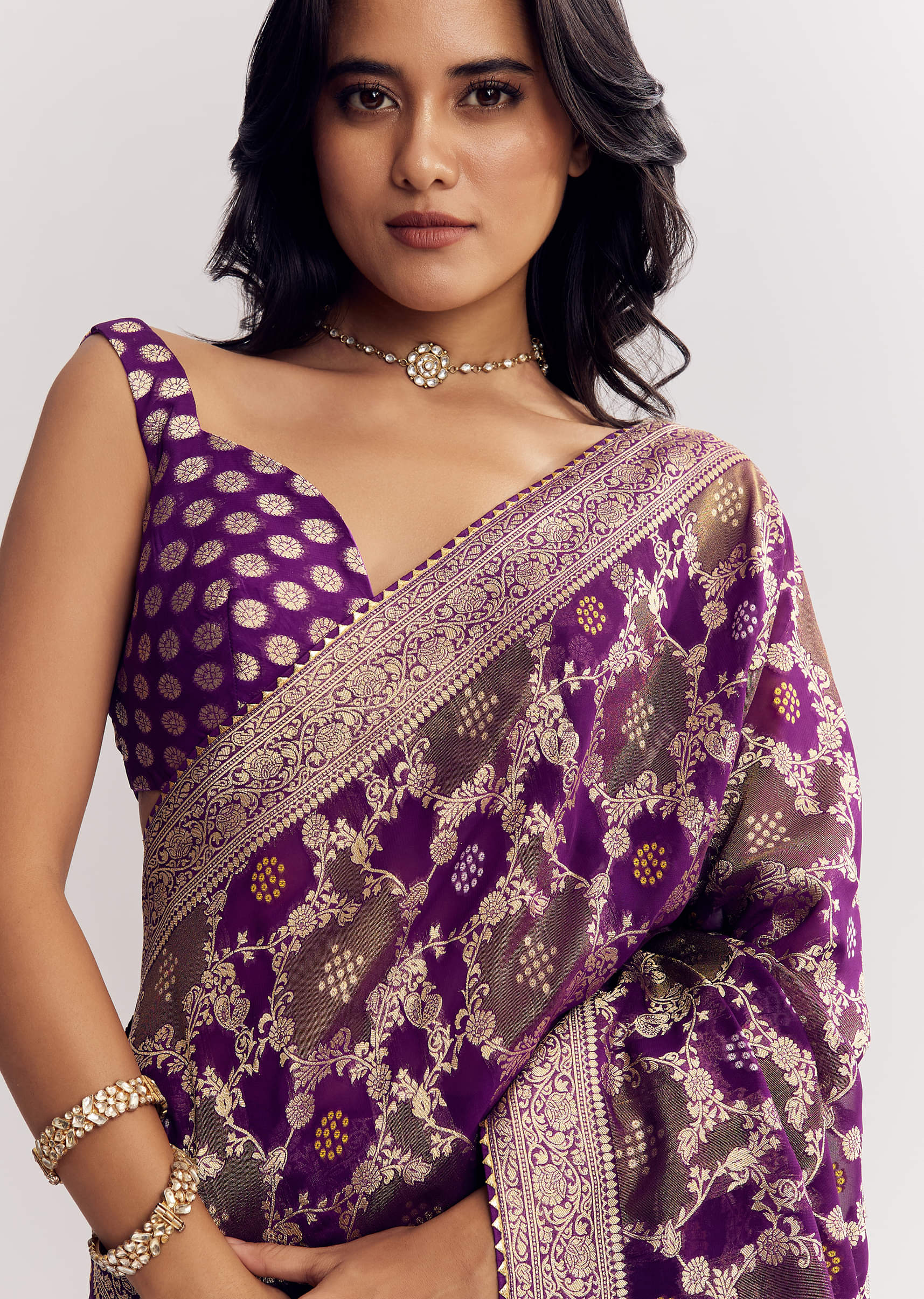 purple-shaded-georgette-saree-with-zari-jaal-work-sg312401-3_1ab03dde-91e2-41d9-b95e-0fbc9fbc4487.jpg