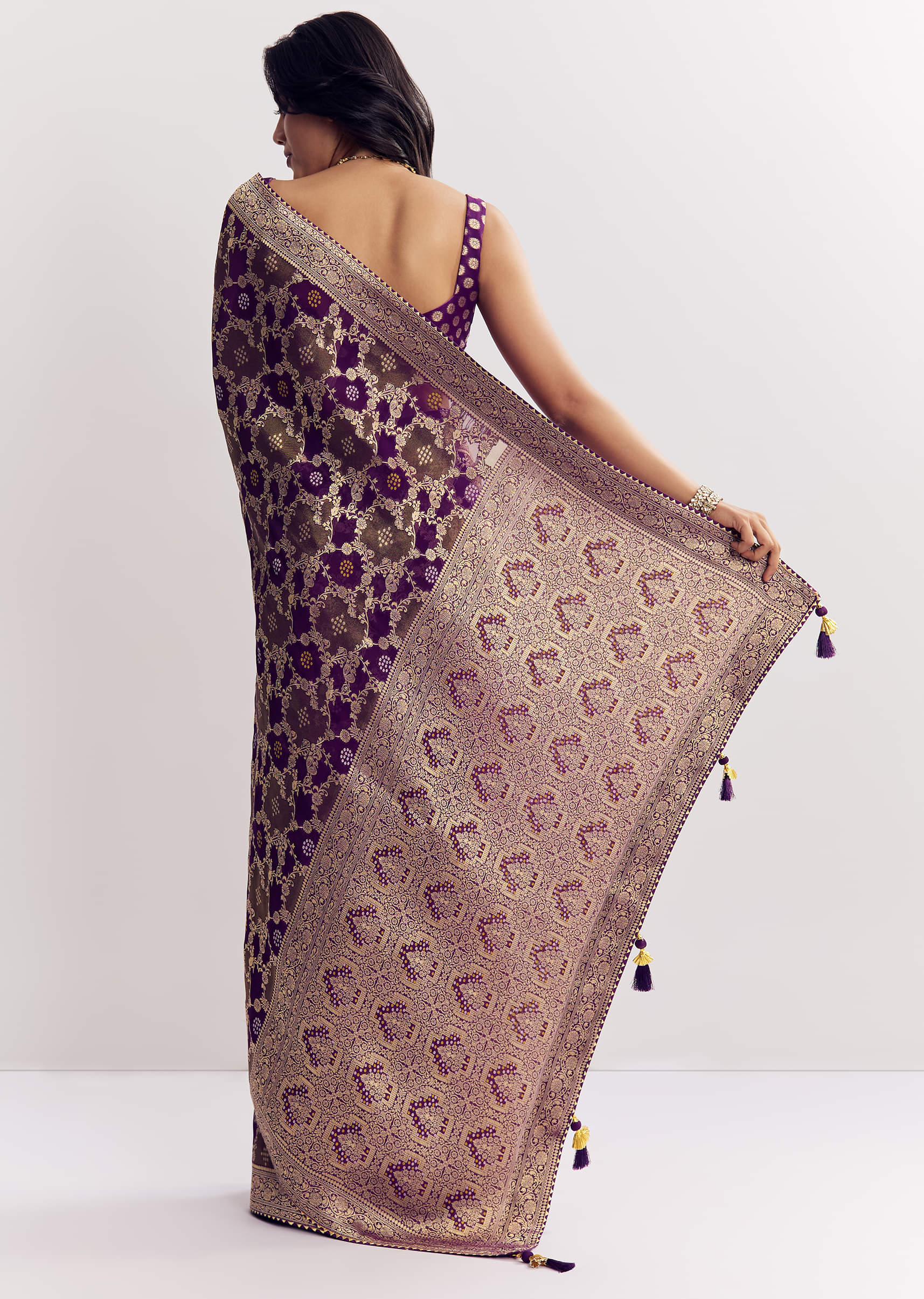 purple-shaded-georgette-saree-with-zari-jaal-work-sg312401-4_e04be9be-1f34-4689-8454-85a7a8022e51.jpg