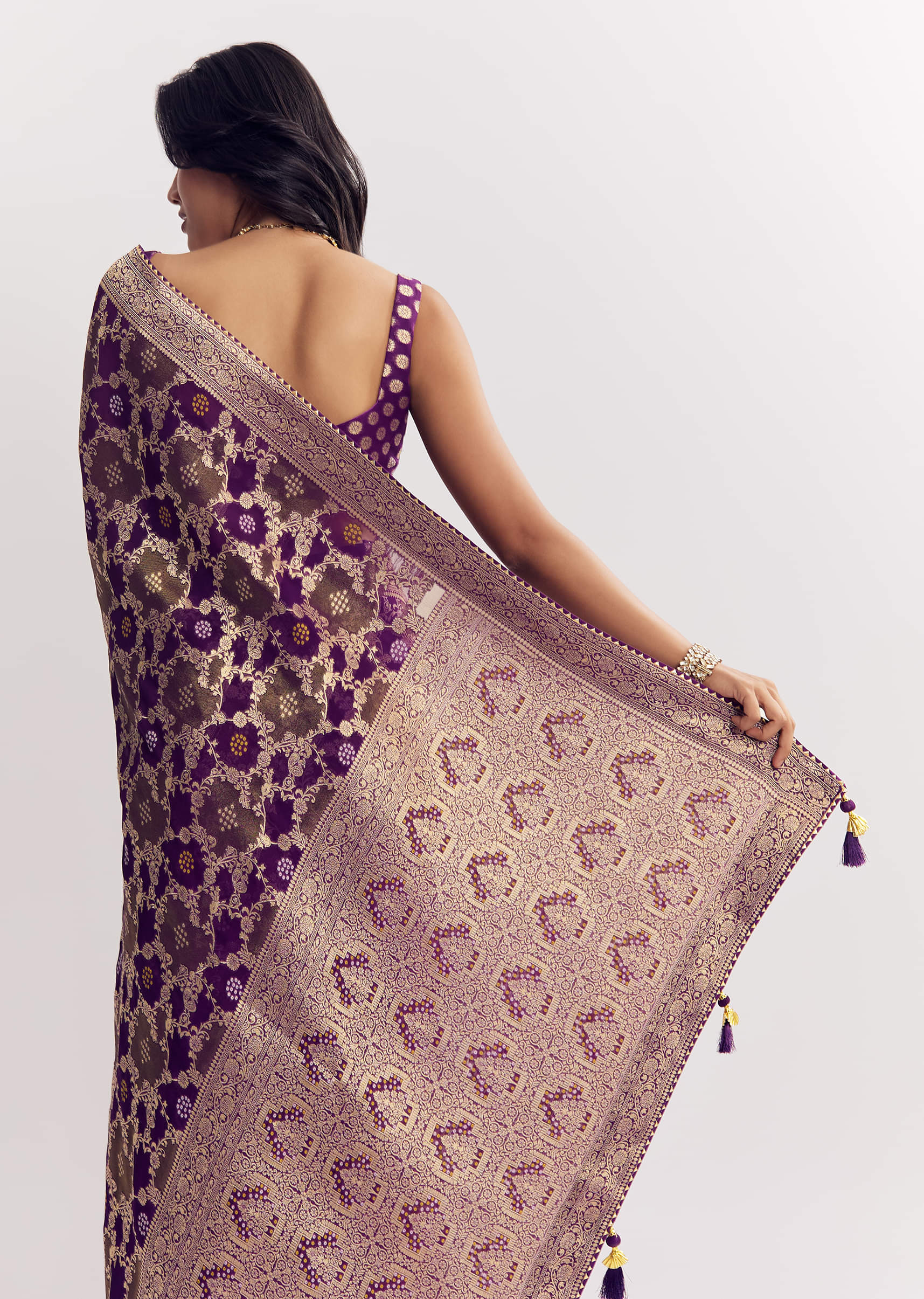 purple-shaded-georgette-saree-with-zari-jaal-work-sg312401-6_f1384e6c-0c0e-4dda-a4f9-914262381eee.jpg
