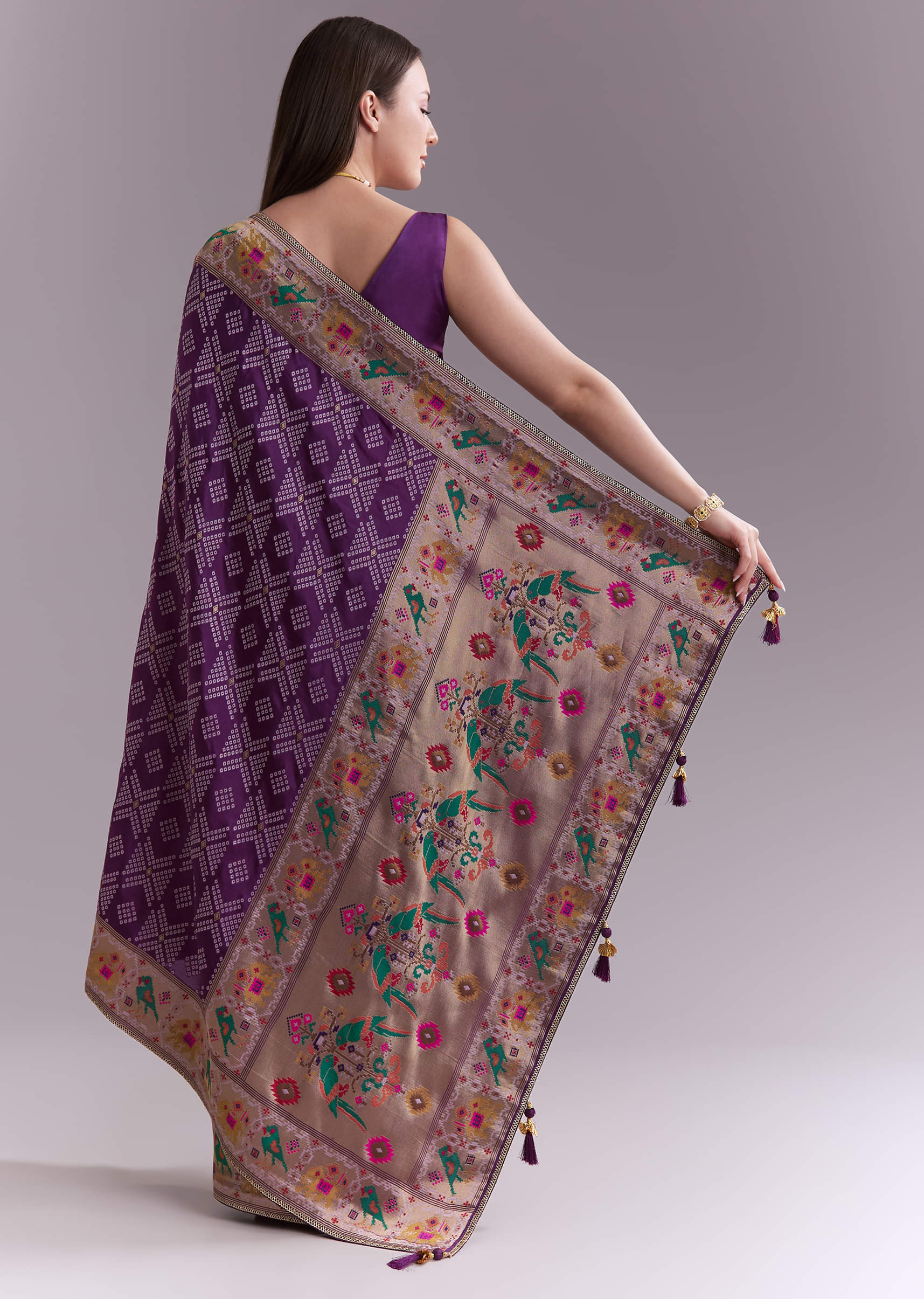 purple-silk-saree-with-zari-border-and-multicolour-motifs-sg351905-4.jpg