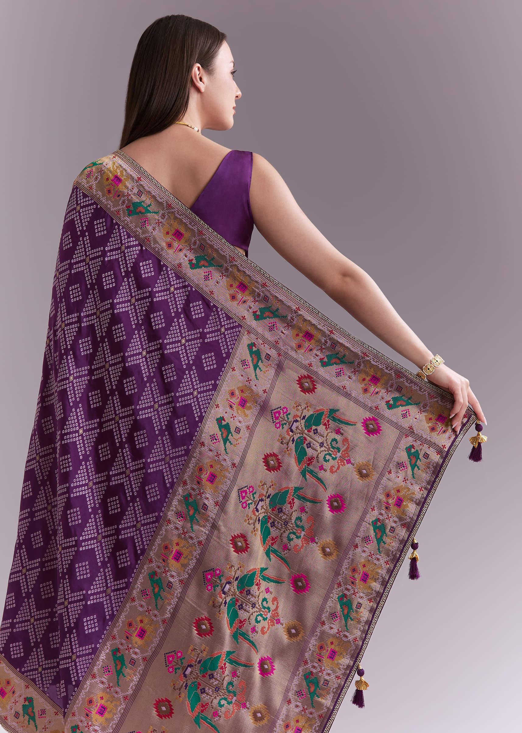 purple-silk-saree-with-zari-border-and-multicolour-motifs-sg351905-6.jpg