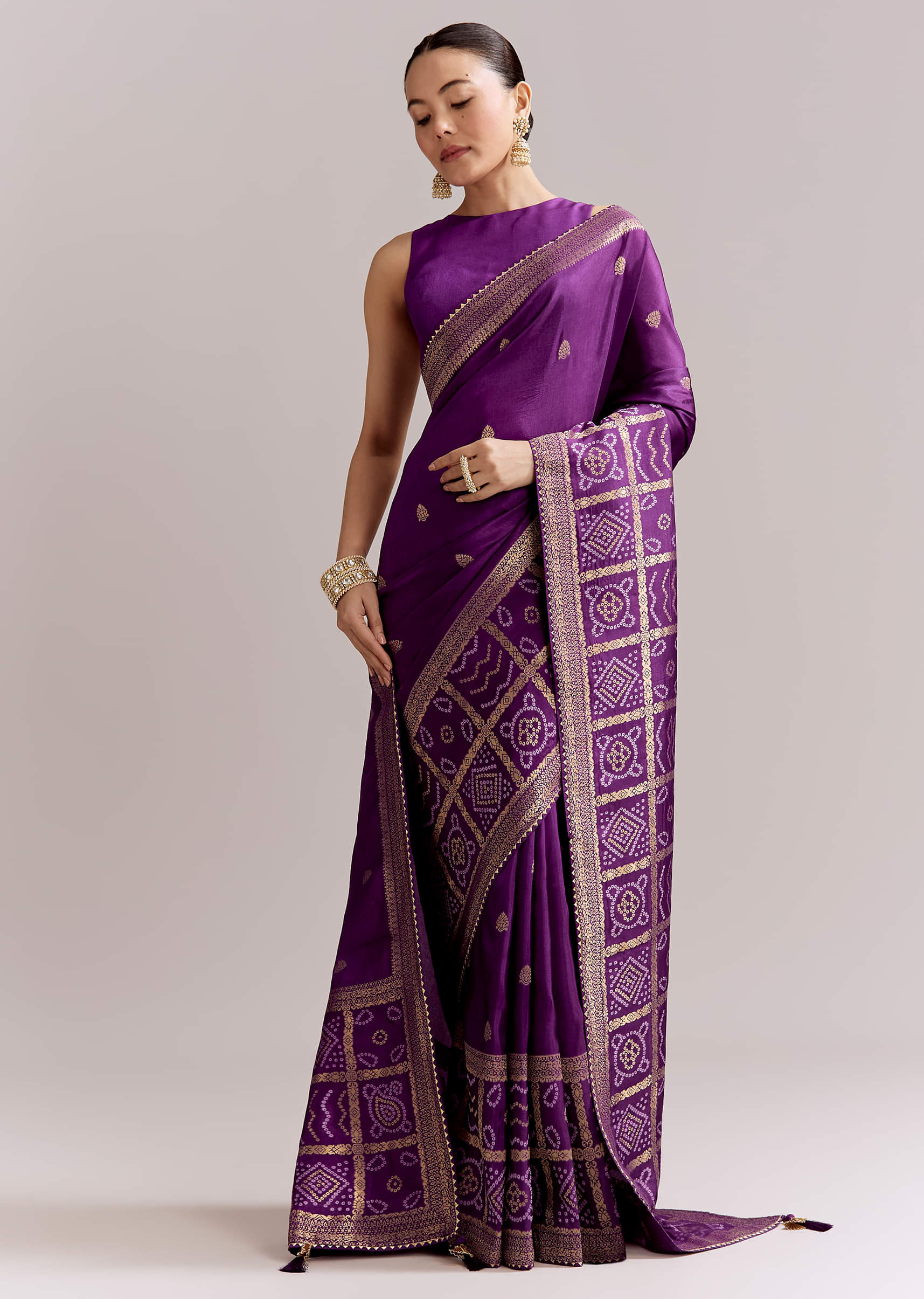 purple-silk-woven-bandhani-saree-with-zari-borders-sg351916-3.jpg