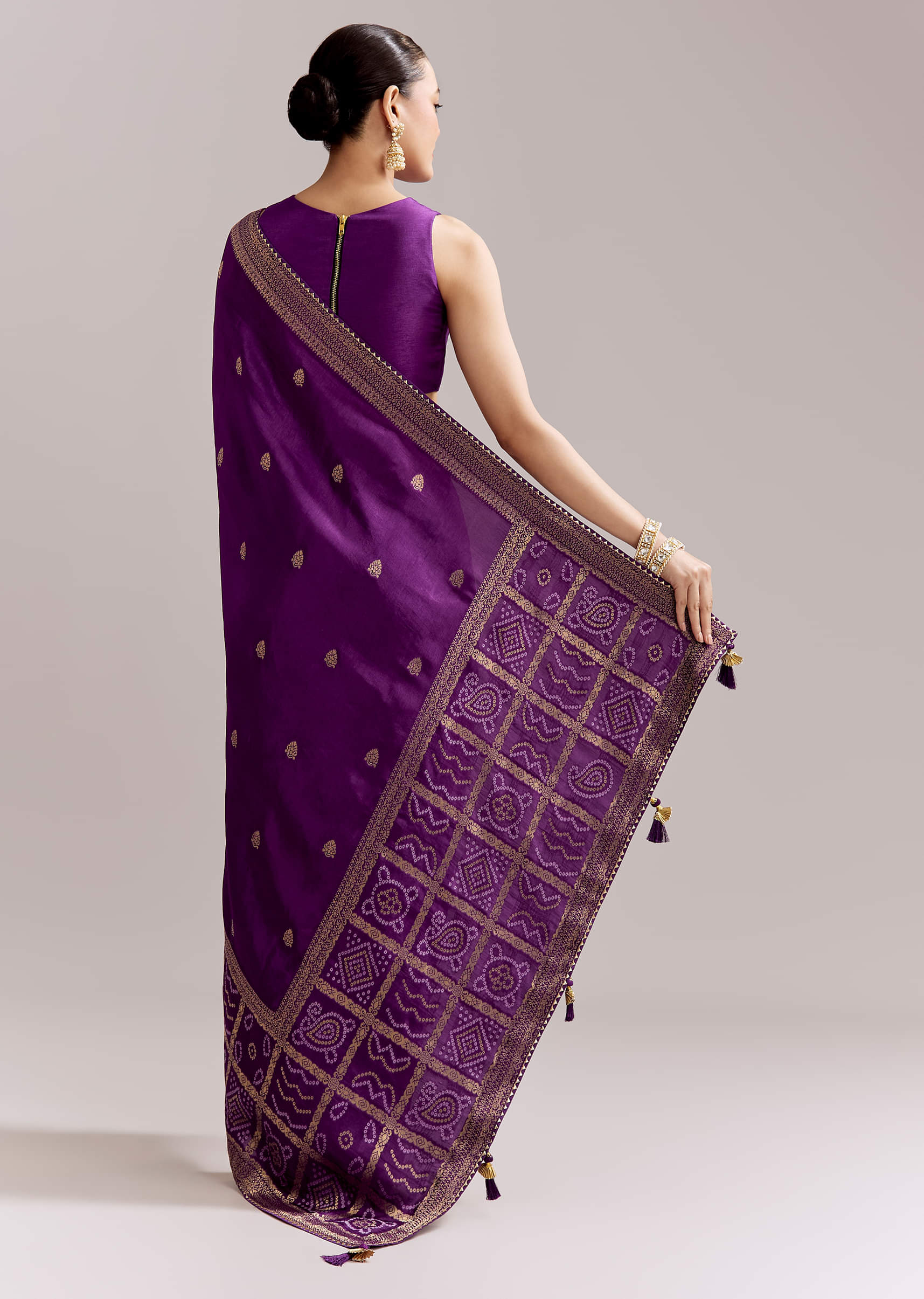 purple-silk-woven-bandhani-saree-with-zari-borders-sg351916-4.jpg