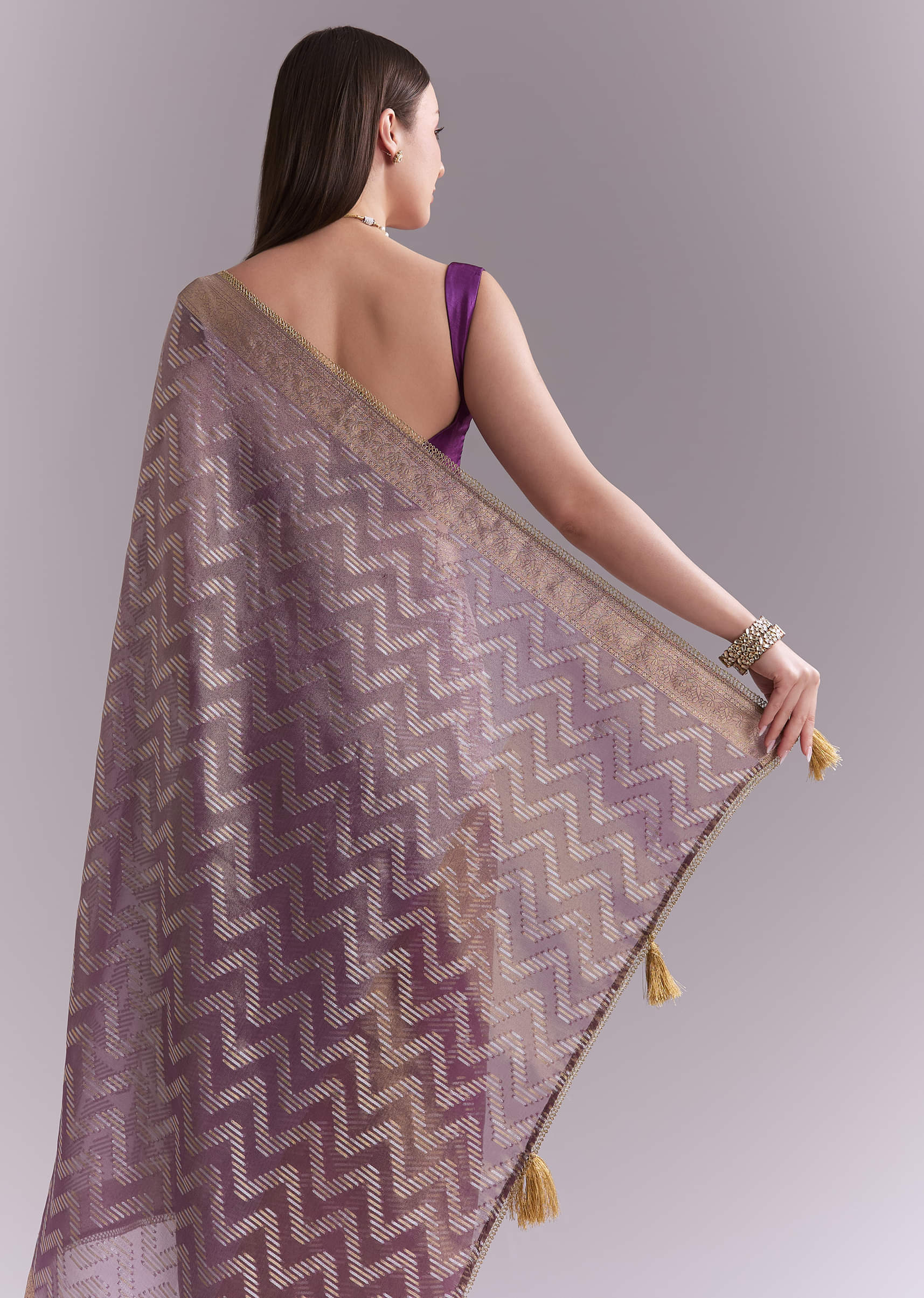 purple-tissue-saree-with-zig-zag-weave-and-zari-border-sg351911-6.jpg