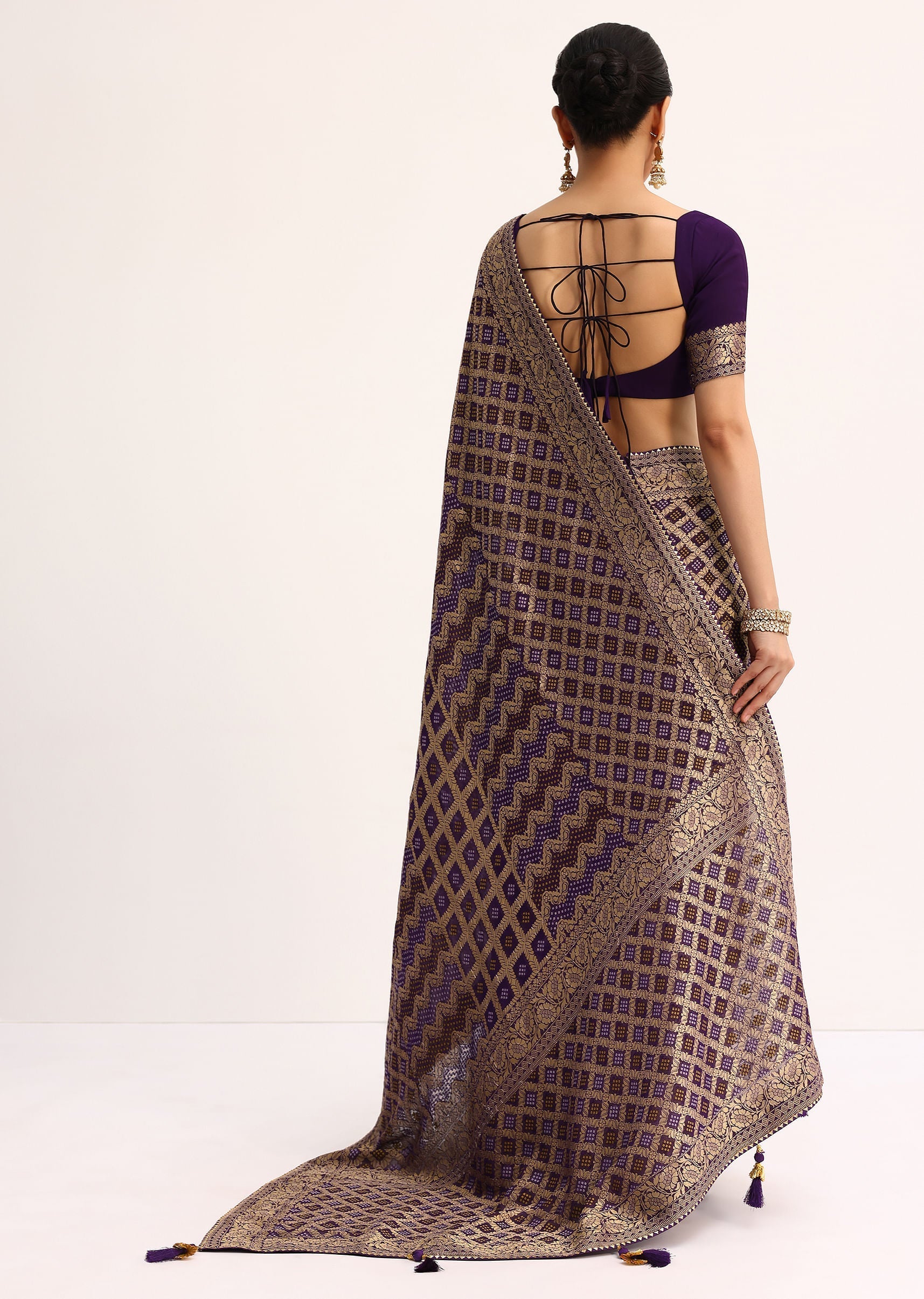 purple_bandhani_tie_dye_saree_with_zari_jaal_and_unstitched_-sg208224_5_a218a262-05a3-444f-a5f7-43f51d6365eb.jpg