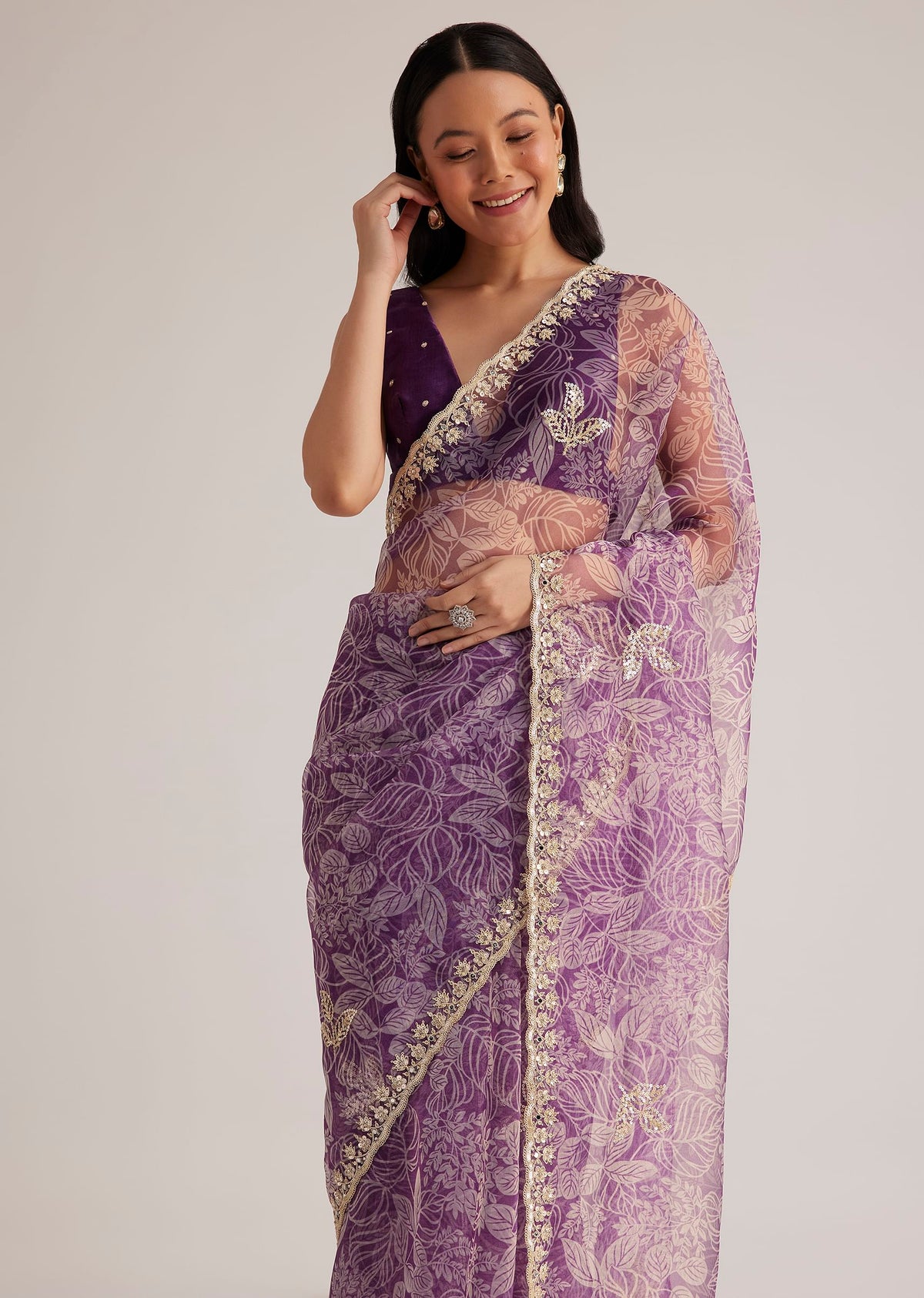 purple_leafy_printed_organza_saree_with_embroidered-sg272120_14_73118113-b7bf-46e7-9b6f-861cc3c86be7.jpg