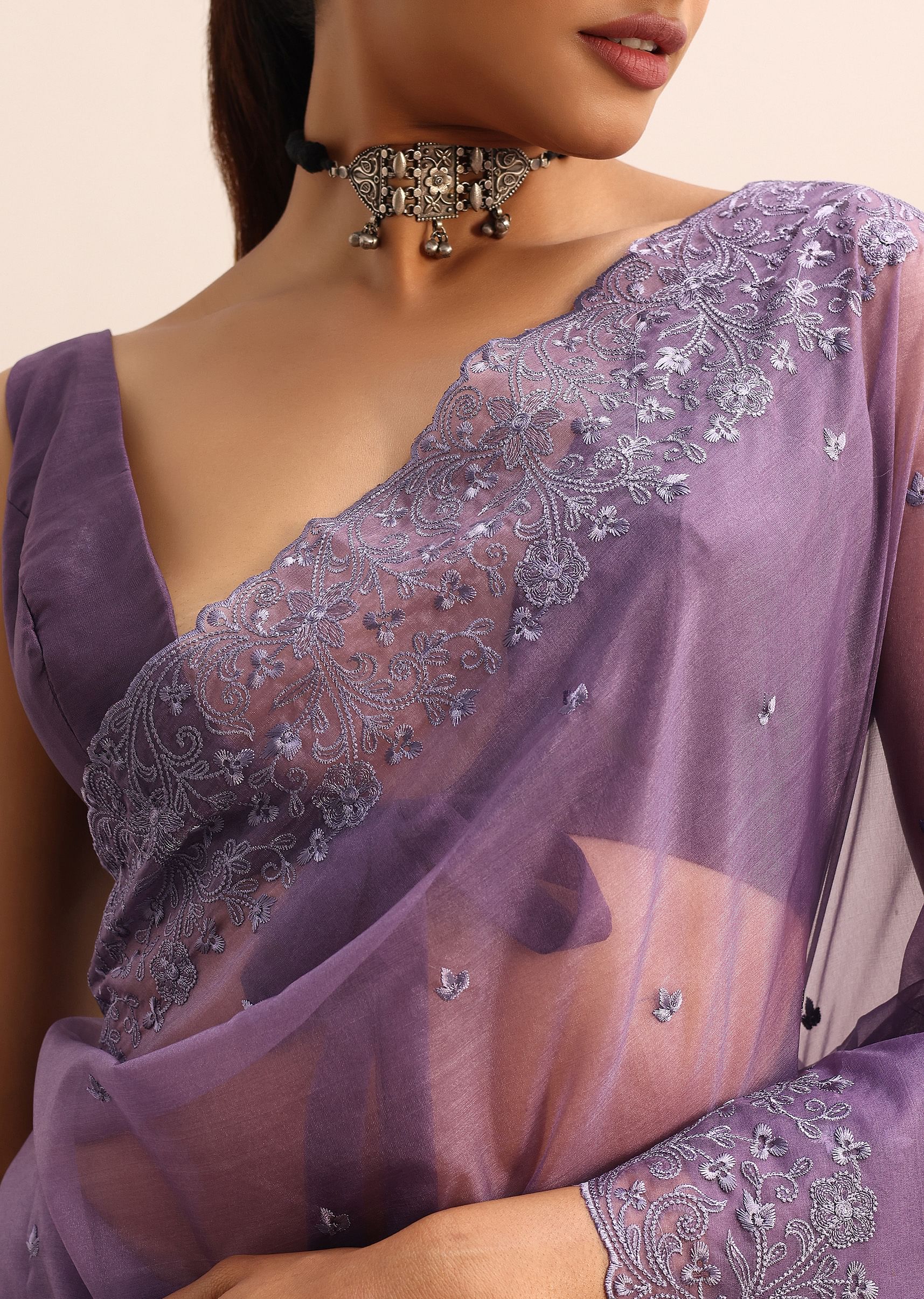 purple_organza_saree_with_floral_thread_work_borde-sg227086_6_bc3606b2-514f-4467-9853-53b92d0977a9.jpg