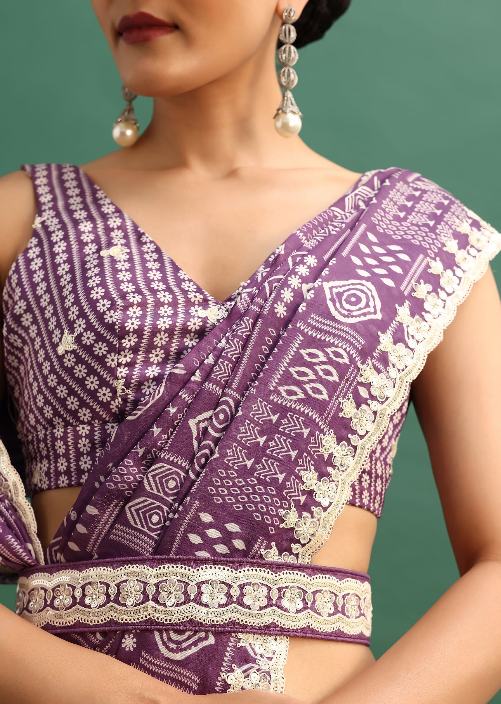 purple_printed_satin_saree_with_sequins_embroid-sg241052_16_4d8f0dd0-8658-4248-9e37-086912a0b884.jpg