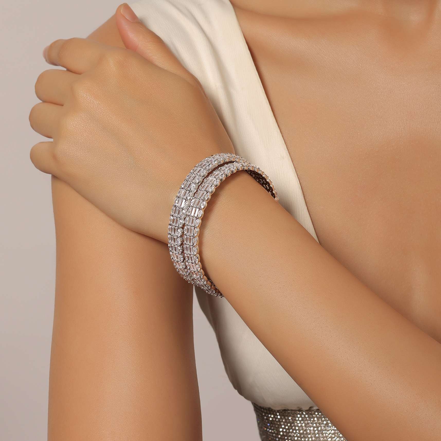 radiant_dazzling_diamonds_bangles-sg196964_3_5607496f-4bd8-4395-a79b-e6bcf05bd5af.jpg