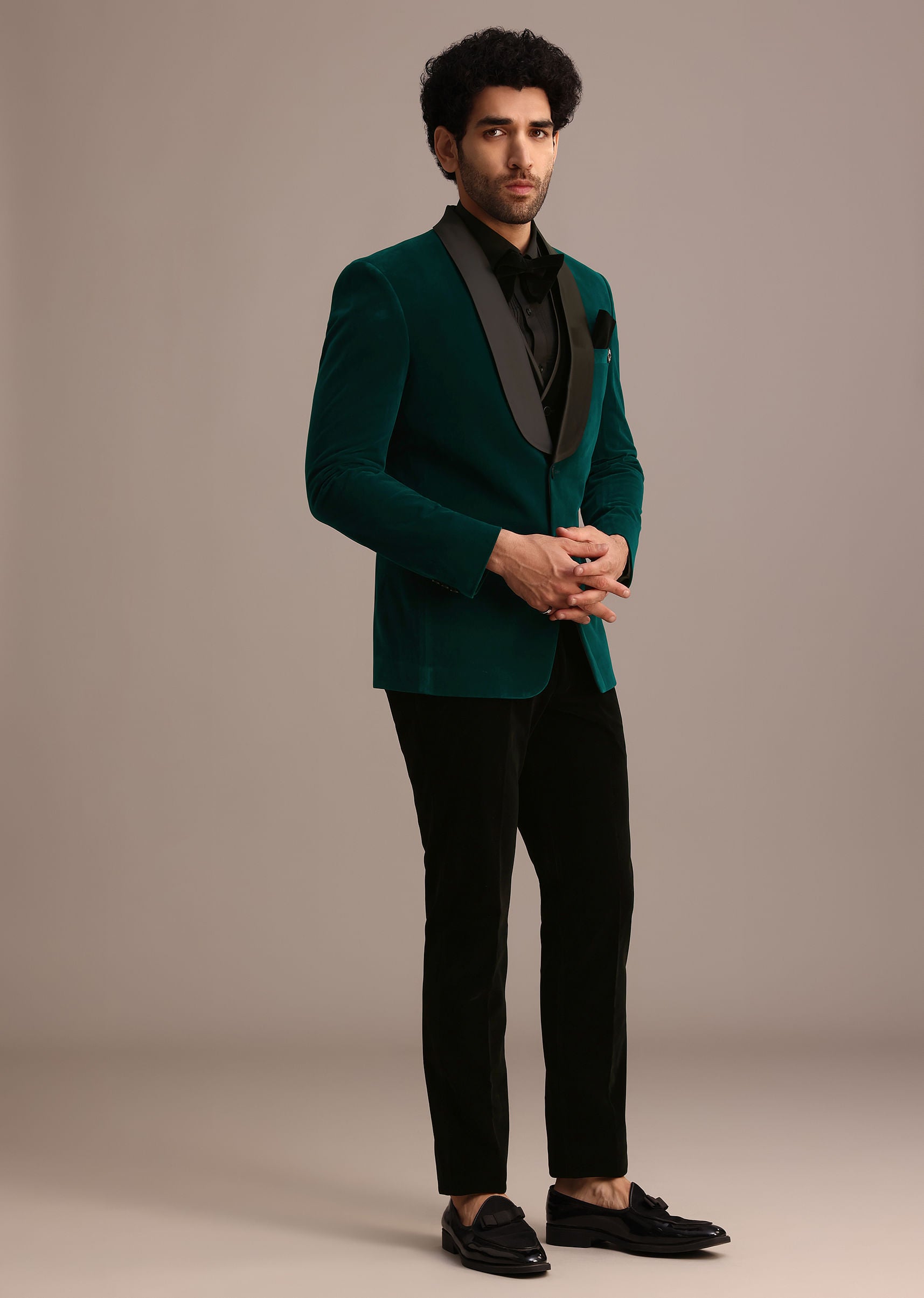 rama_blue_velvet_tuxedo_suit-sg248404_4_eae134c4-2955-4a0e-b445-9061e75ff75b.jpg