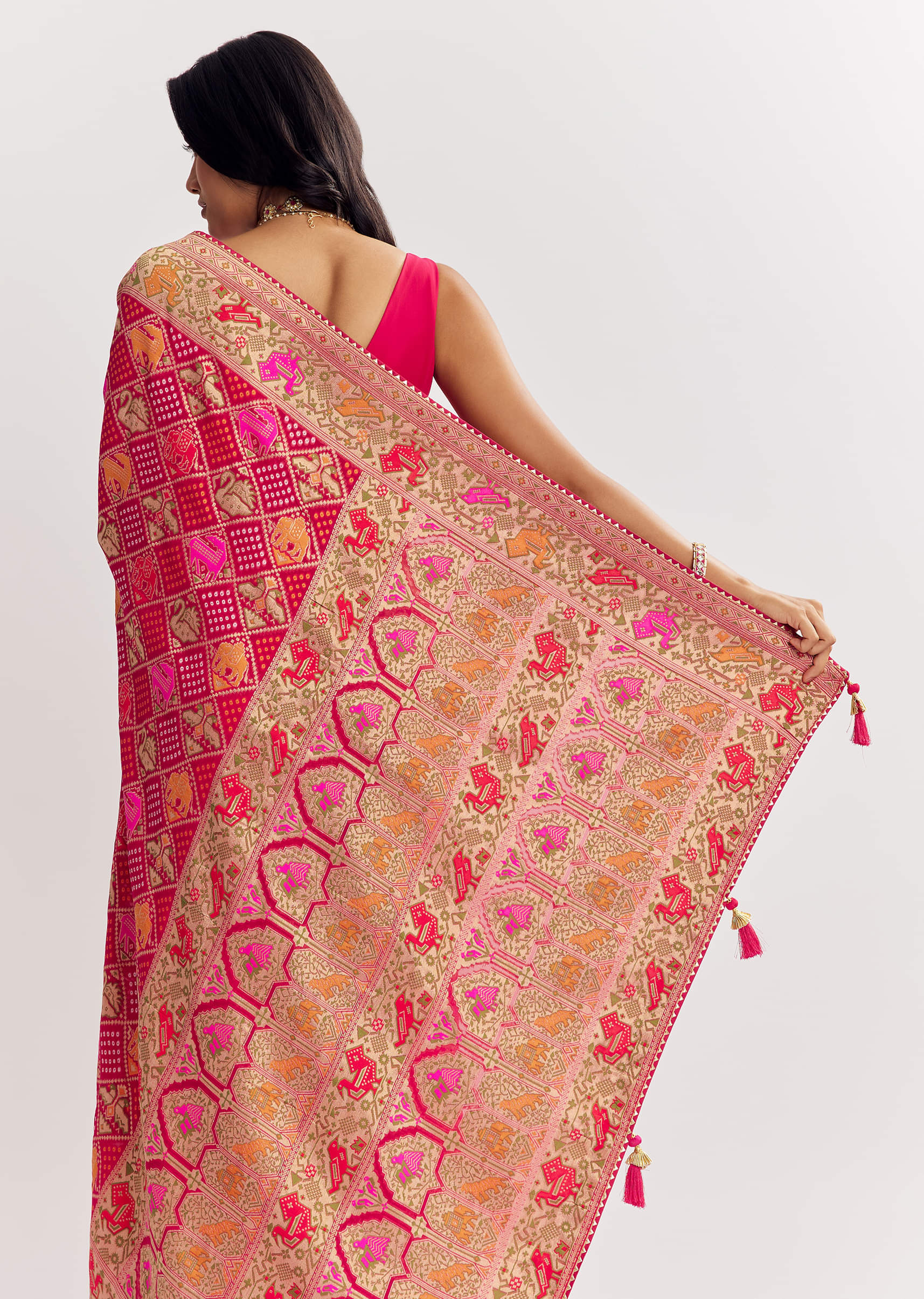 rani-dola-silk-bandhani-saree-with-multicolor-animal-motifs-and-gota-border-sg314704-4_a6dd8ce6-2e0e-4488-a14e-83c6a5bc276a.jpg