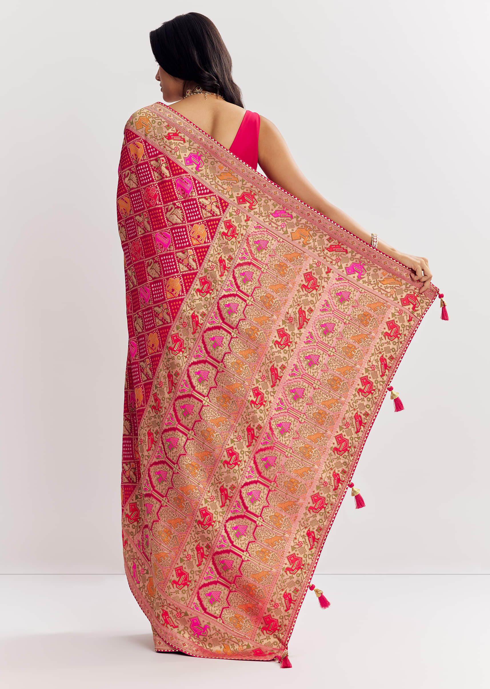 rani-dola-silk-bandhani-saree-with-multicolor-animal-motifs-and-gota-border-sg314704-6_12e13f07-2e67-4cdb-a699-bdb116e6e6f3.jpg