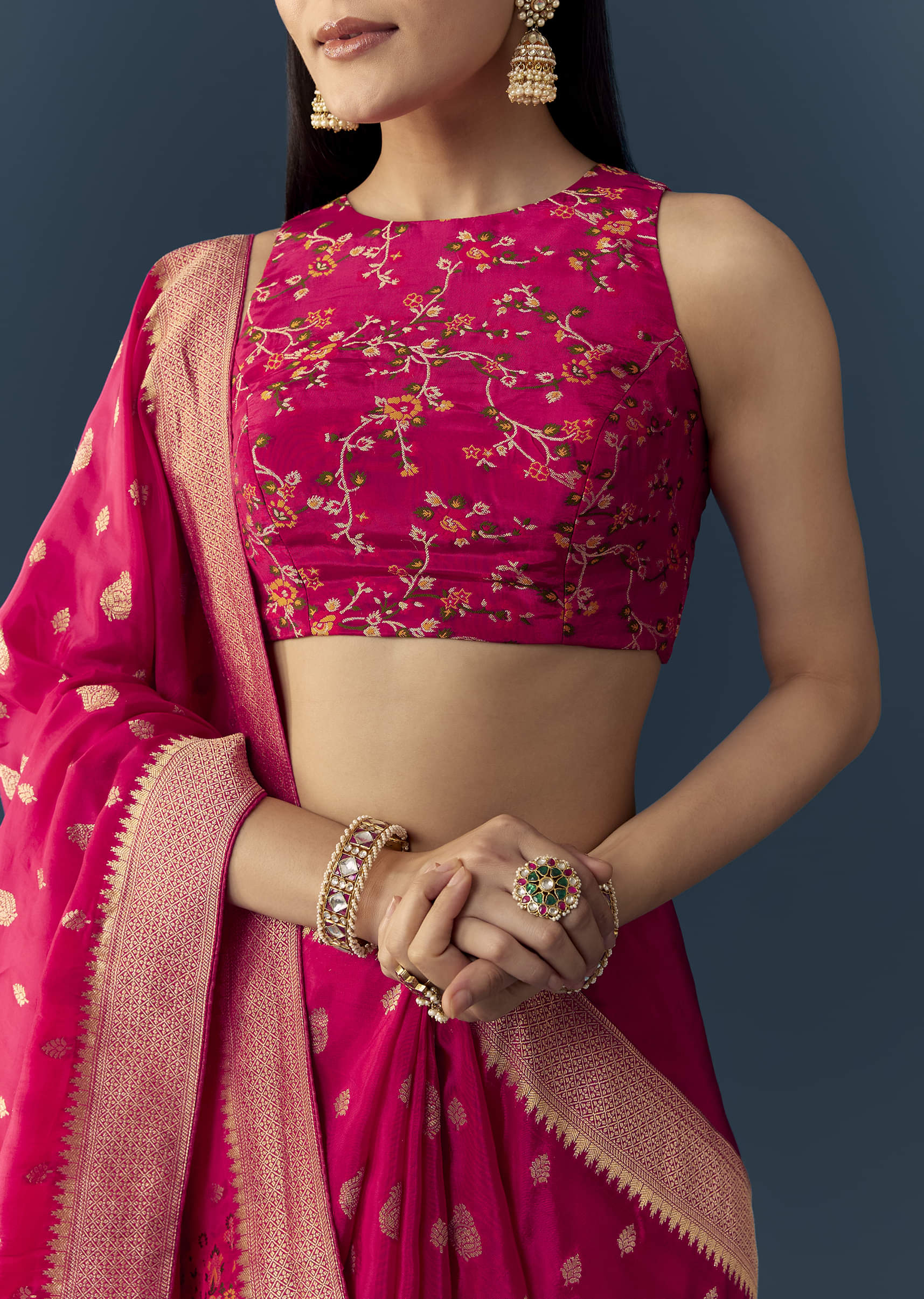 rani-pink-dola-silk-brocade-woven-saree-with-unstitched-blouse-sg350714-2.jpg