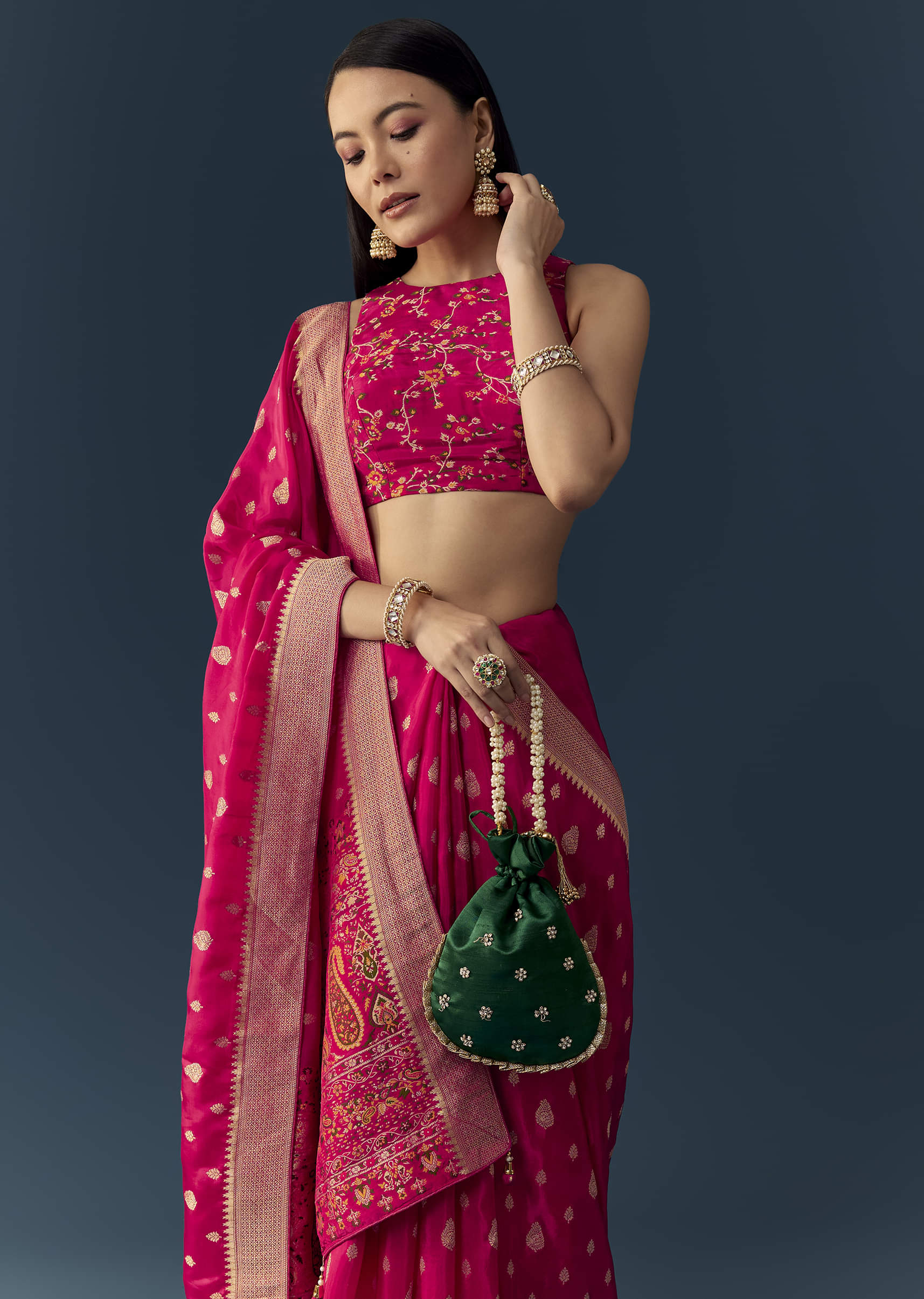 rani-pink-dola-silk-brocade-woven-saree-with-unstitched-blouse-sg350714-5.jpg
