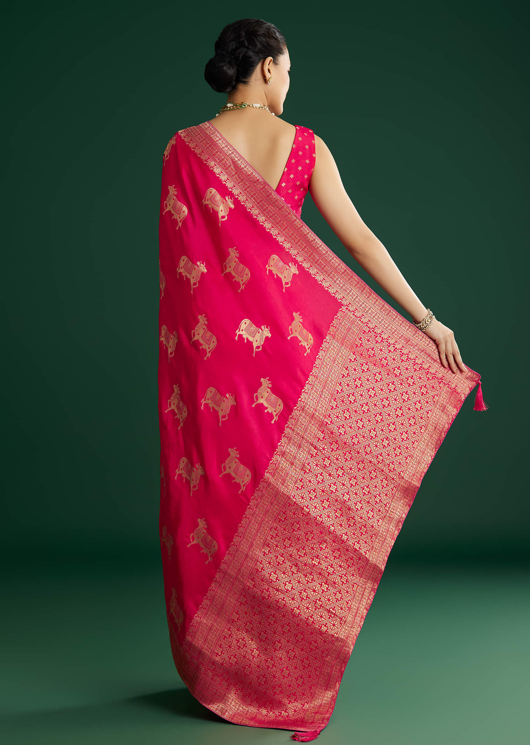 rani-pink-dola-silk-saree-with-zari-woven-border-sg311886-4_af1f58e4-42e2-4b65-b9d3-d3e1b43efe56.jpg