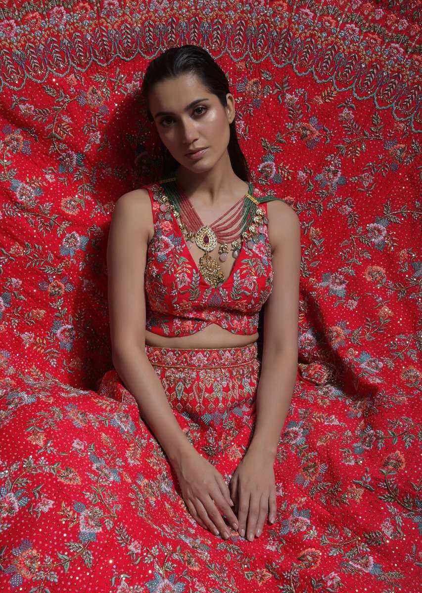 rani-pink-heavy-embroidered-lehenga-with-resham-embroidered-floral-vines-and-heritage-border-online-kalki-fashion-m001ra342y-sg46939_1_76f63d60-0f3e-463a-8671-58e7c2a6b214.jpg