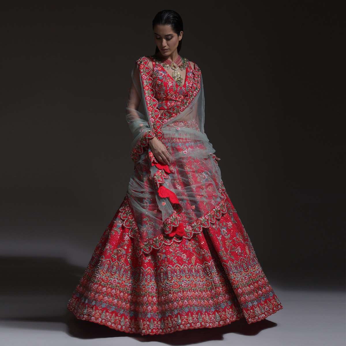 rani-pink-heavy-embroidered-lehenga-with-resham-embroidered-floral-vines-and-heritage-border-online-kalki-fashion-m001ra342y-sg46939_9_3ac2df4c-911c-494c-8c4e-08dd3f4dcf72.jpg