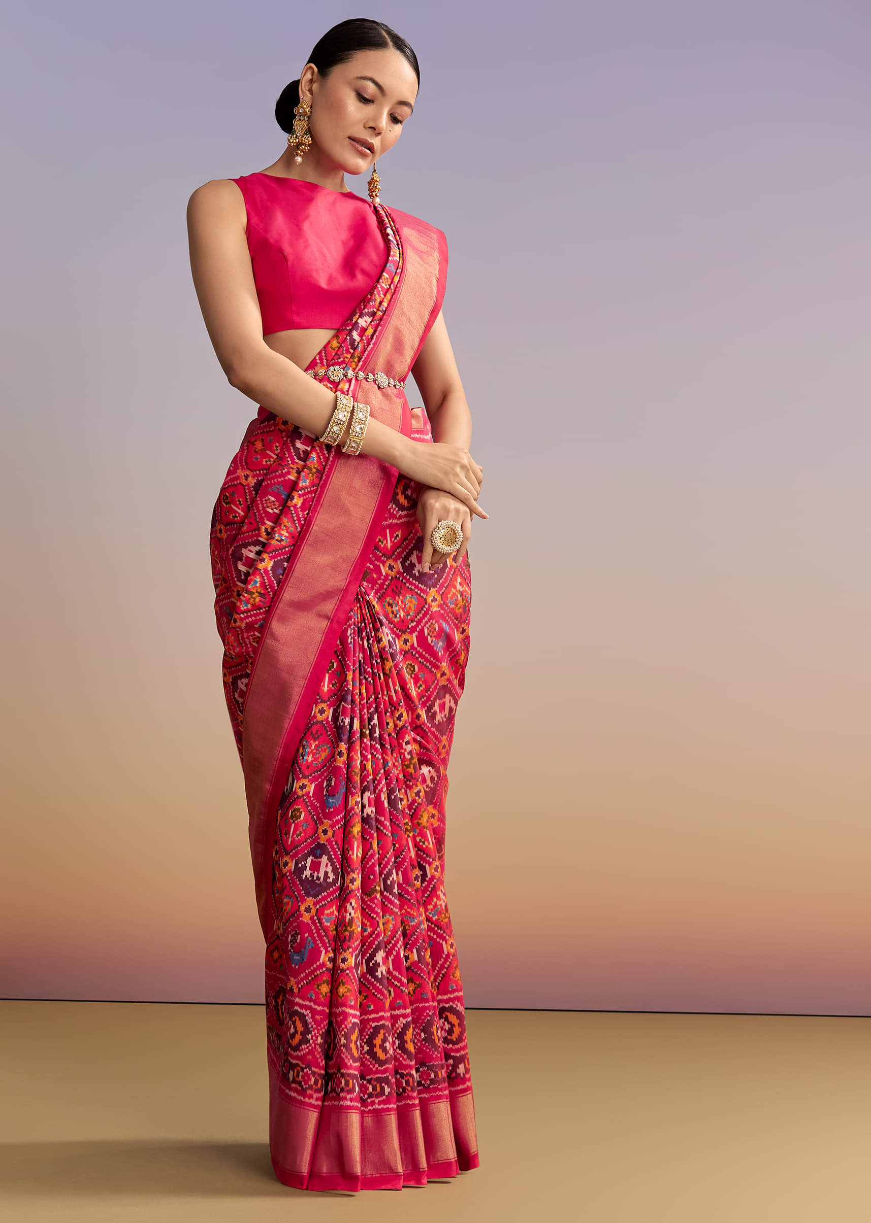 rani-pink-silk-single-ikkat-handwoven-patola-saree-with-geometric-motifs-sg332435-3.jpg