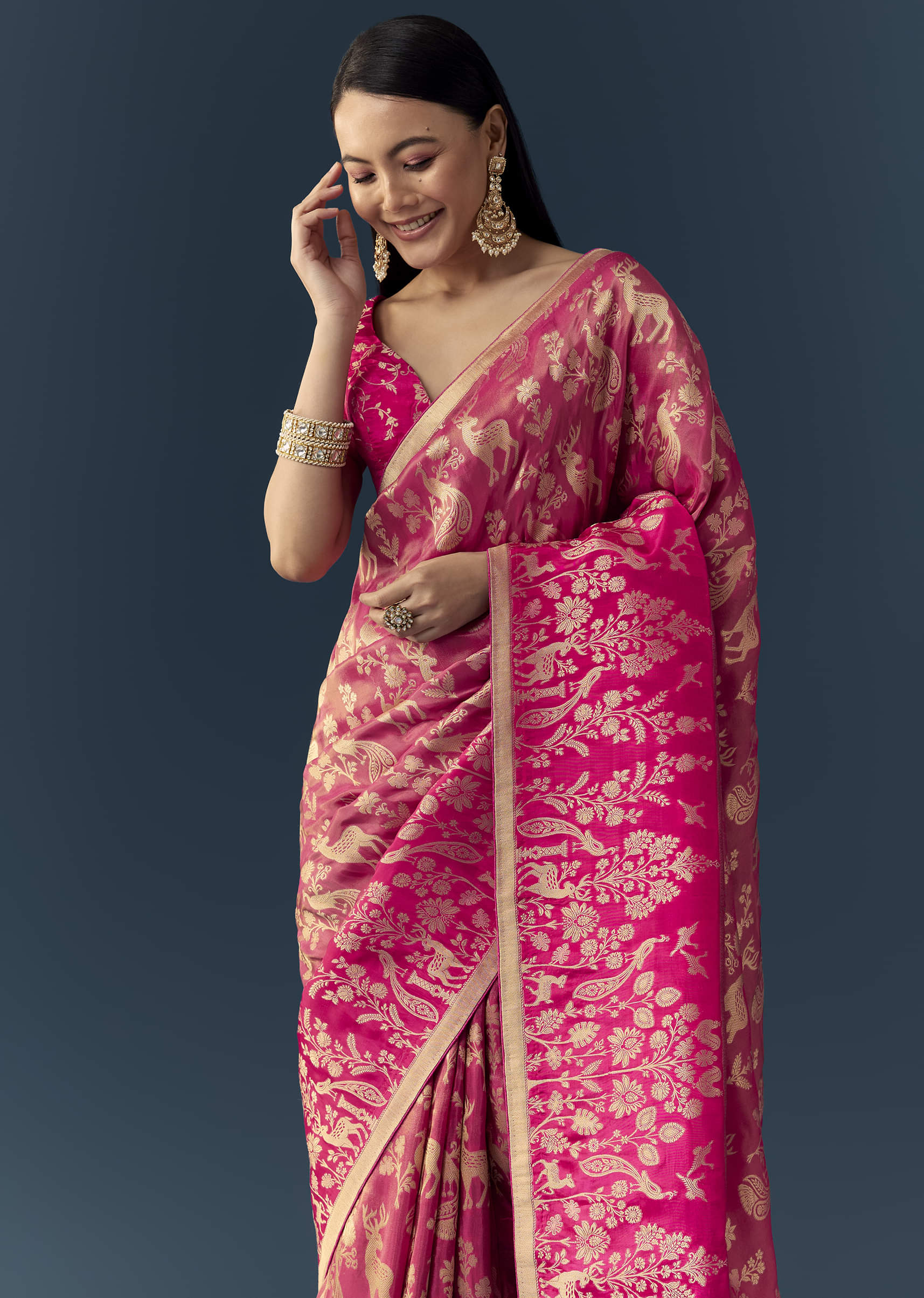 rani-pink-zari-weave-saree-with-brocade-blouse-fabric-sg350482-5.jpg