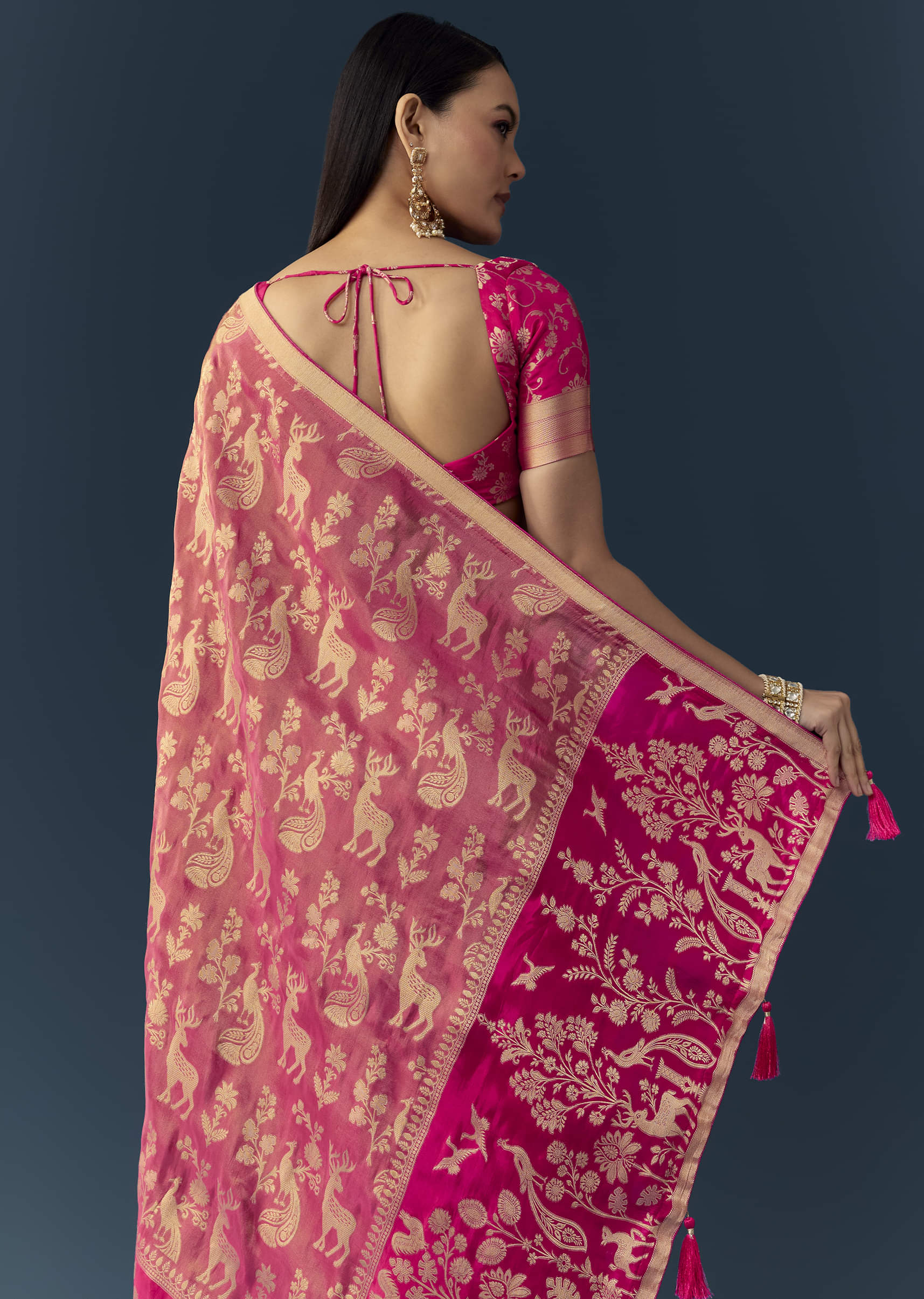 rani-pink-zari-weave-saree-with-brocade-blouse-fabric-sg350482-6.jpg
