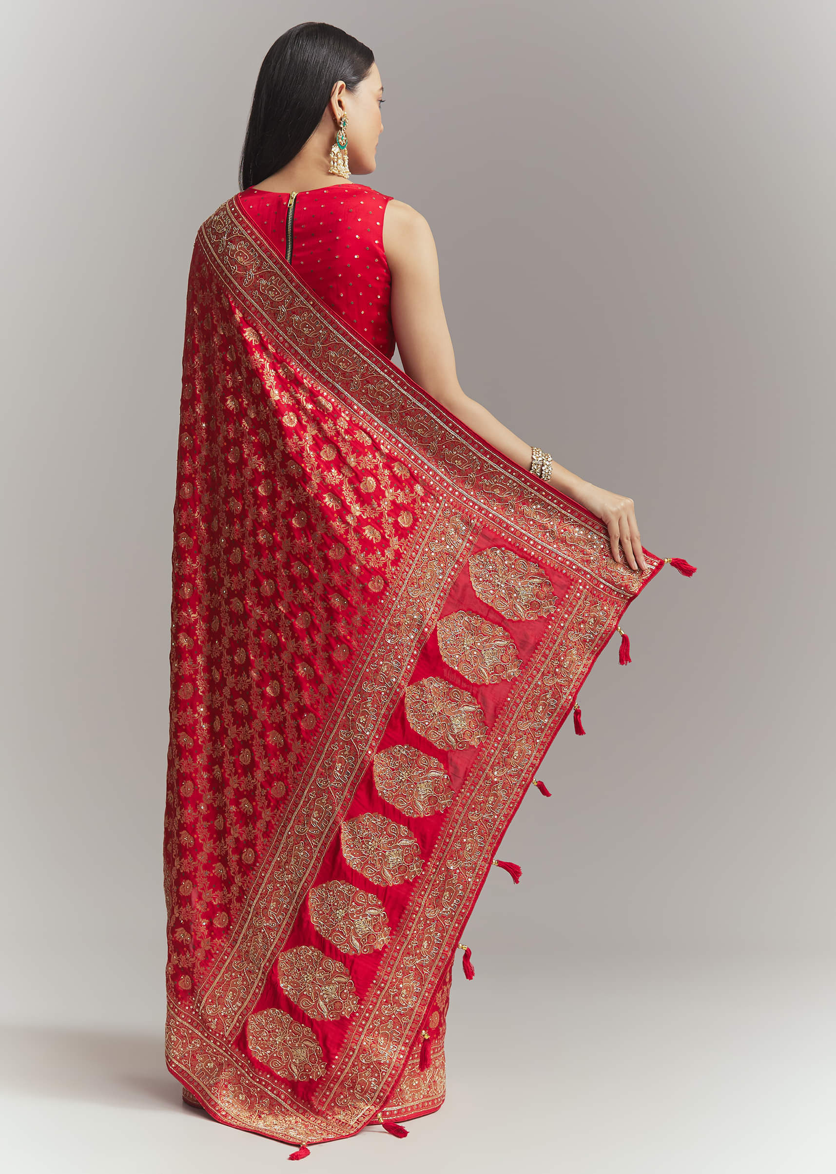 red-banarasi-silk-embroidered-saree-with-heavy-hand-embroidery-sg338656-4.jpg