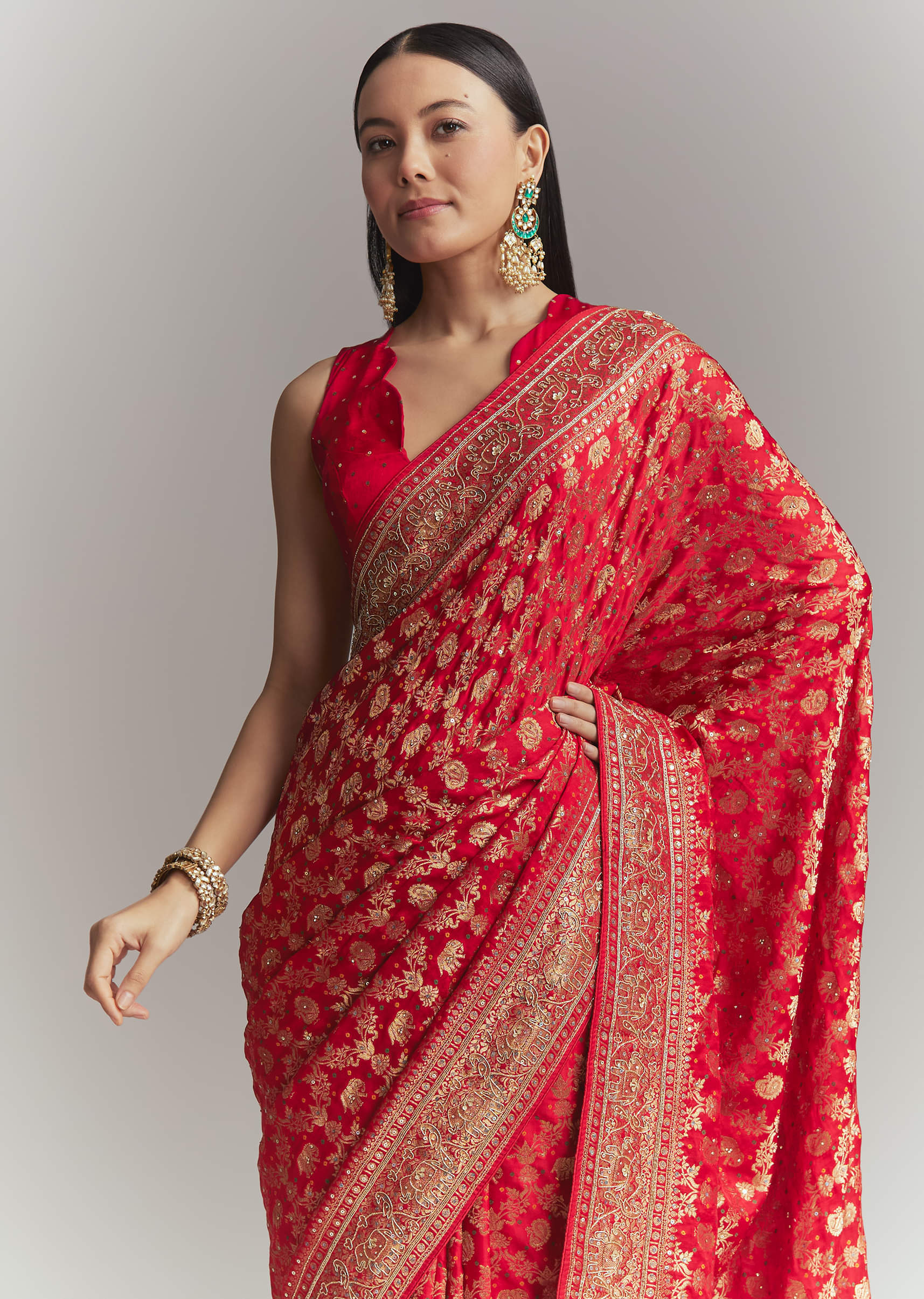 red-banarasi-silk-embroidered-saree-with-heavy-hand-embroidery-sg338656-5.jpg