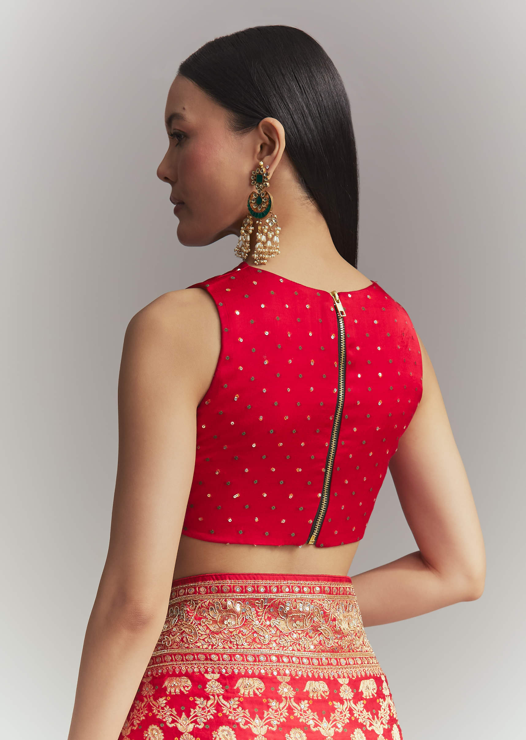 red-banarasi-silk-embroidered-saree-with-heavy-hand-embroidery-sg338656-8.jpg