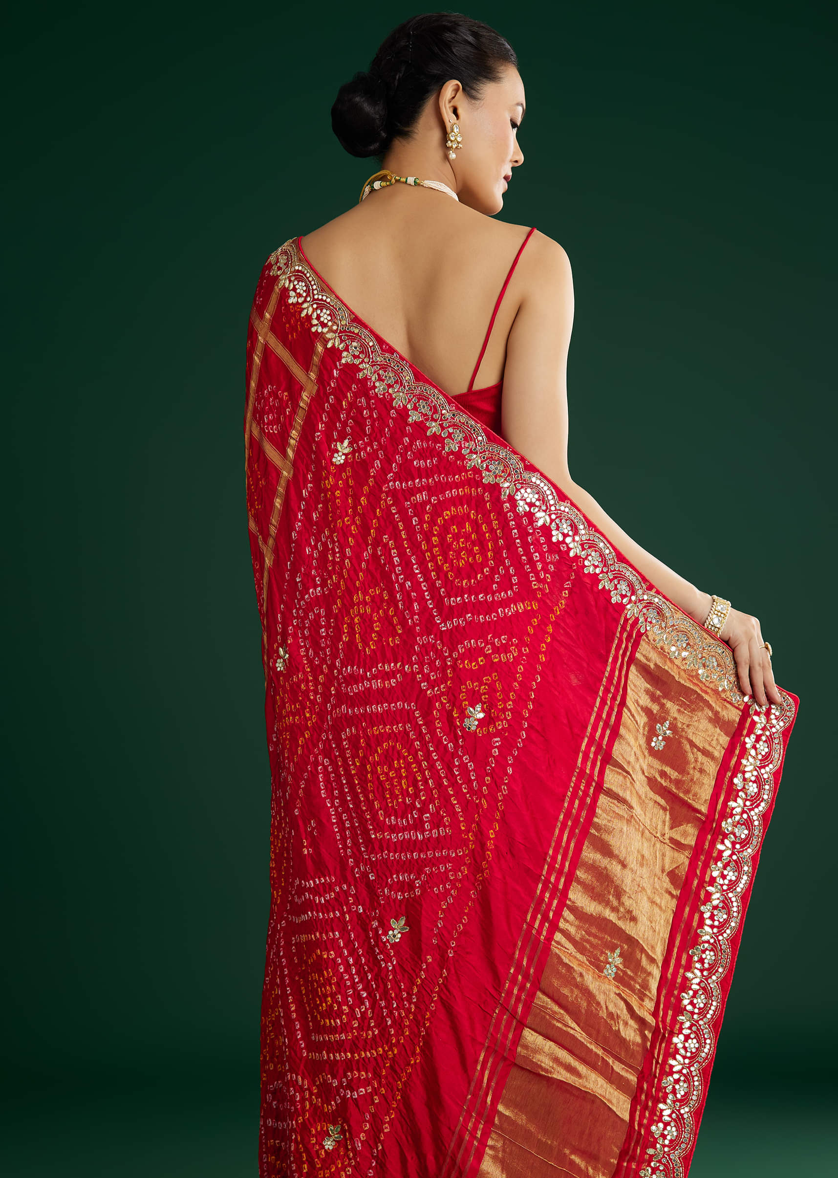 red-bandhani-saree-with-gota-work-sg315808-4_5b0b1fe0-fefd-4485-96a9-8003ad06ac72.jpg