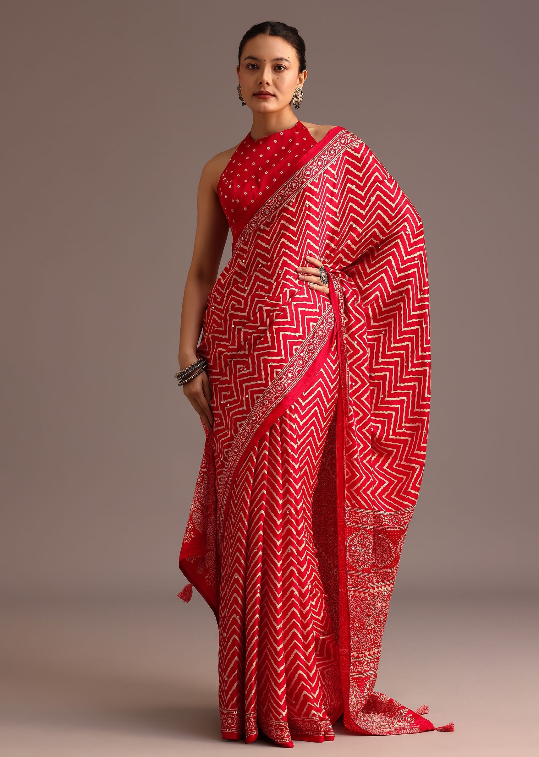 red-chevron-printed-satin-saree-sg257840_8_ca6ddd40-d0b2-493b-8021-6584f5951f8a.jpg