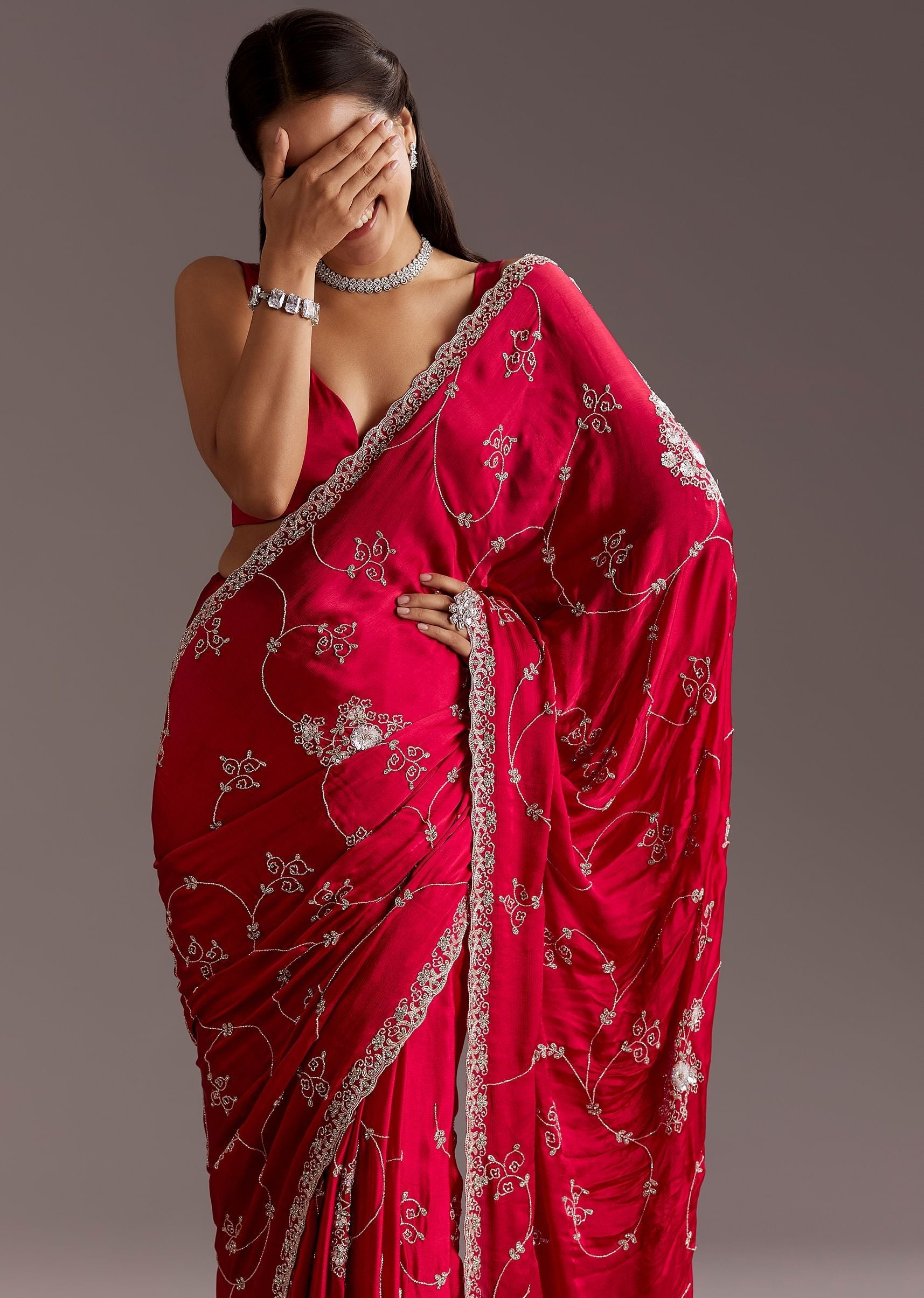 red-chinon-saree-with-floral-cutdana-sequins-jaal-and-scallop-border-sg286956-5_f3092893-8a04-47dd-81c9-e6c78a5fd36a.jpg