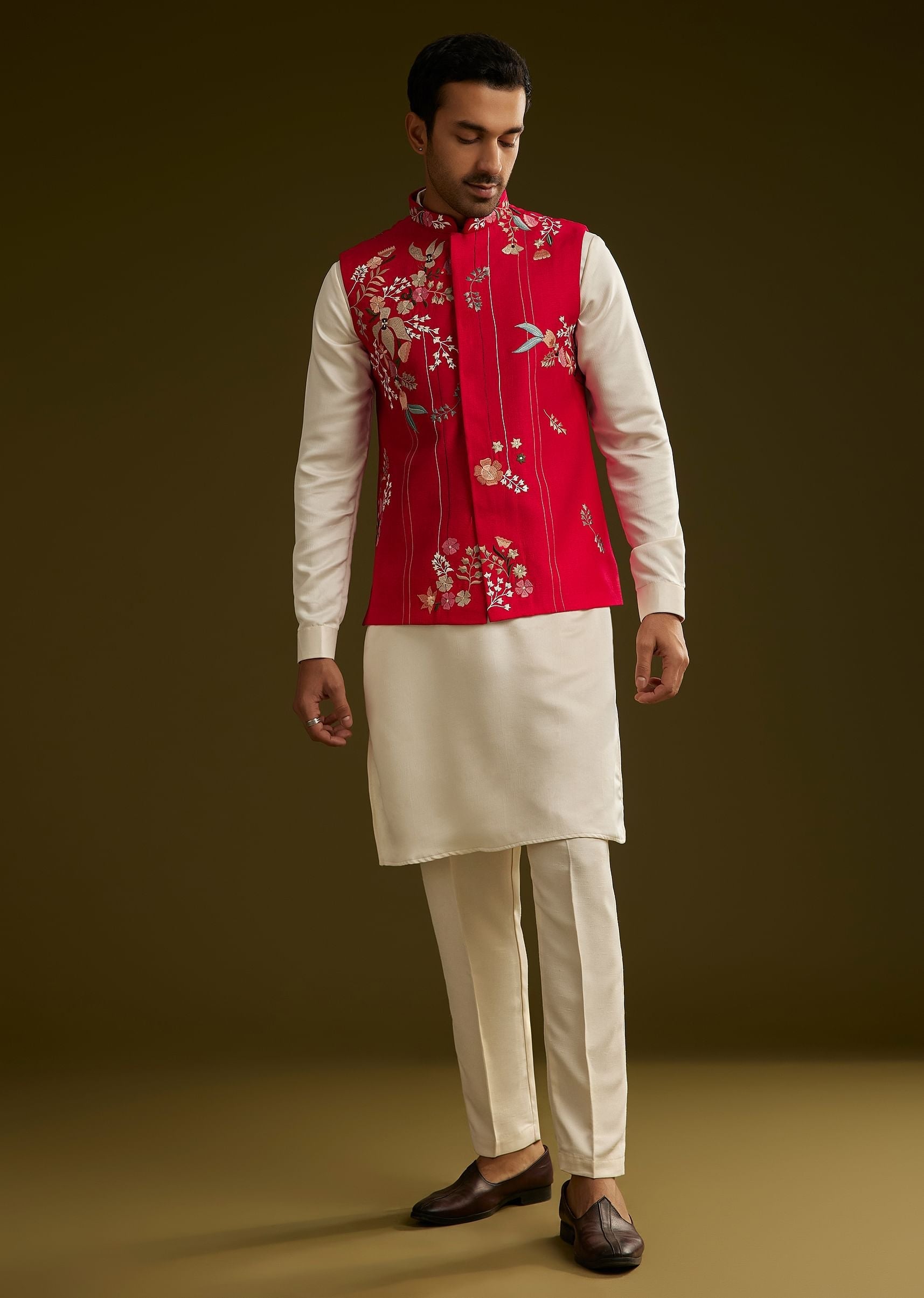 red-cotton-silk-kurta-set-with-nature-motif-jacket-sg309441-3_b0c548ec-ddd6-45d7-b0e0-a02e44d5c3a7.jpg
