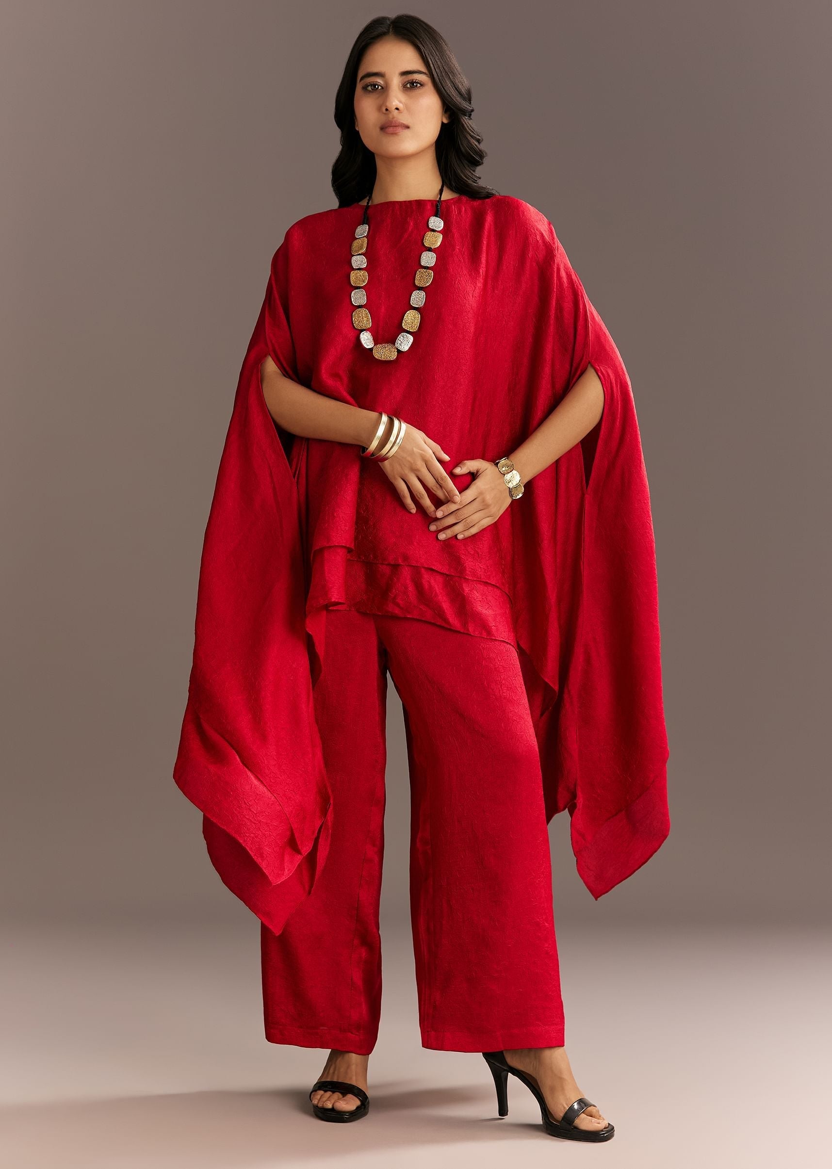 red-crush-silk-kaftaan-set-with-stone-neckpiece-sg312702-1_decaf8f5-e05a-4dc5-8bf3-bc304b9120bc.jpg