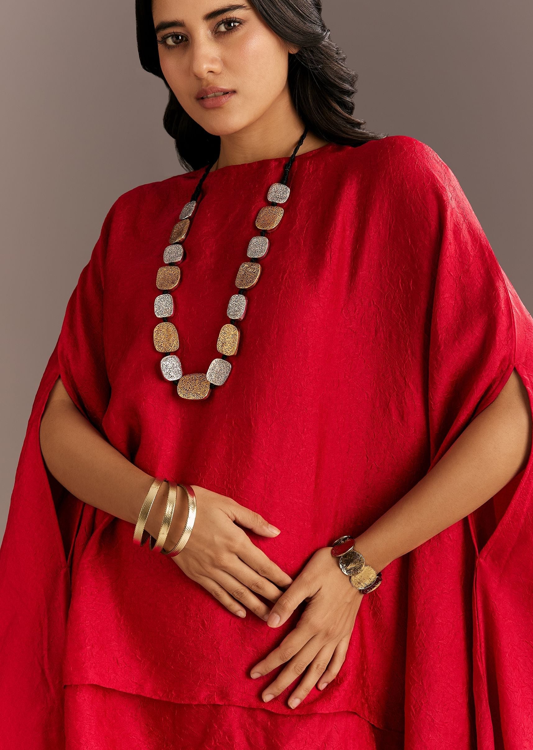 red-crush-silk-kaftaan-set-with-stone-neckpiece-sg312702-2_27289eec-4a35-4c01-aefa-259bcc05ca83.jpg