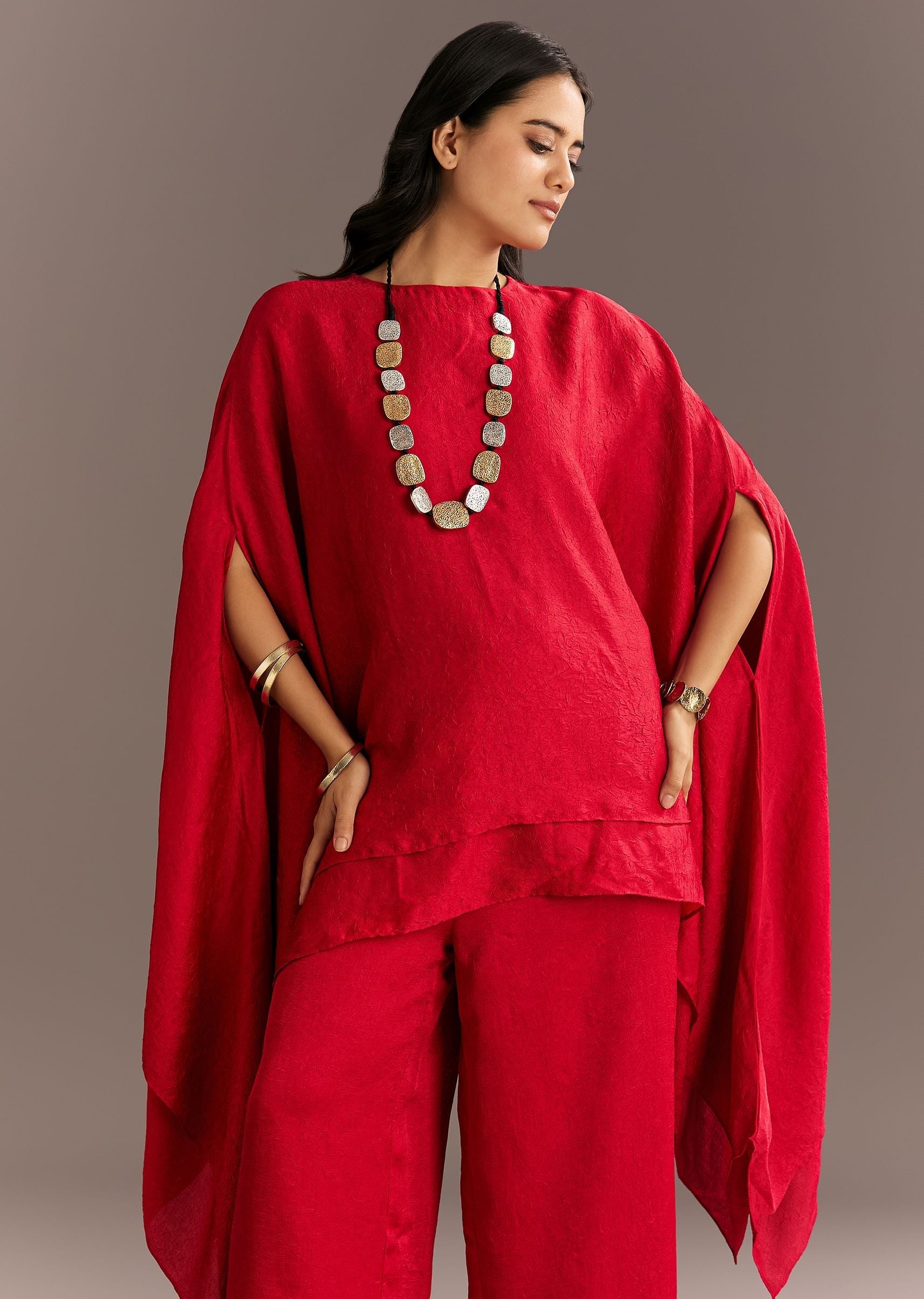 red-crush-silk-kaftaan-set-with-stone-neckpiece-sg312702-4_05944a36-353a-480d-8be8-2a71f66713ae.jpg