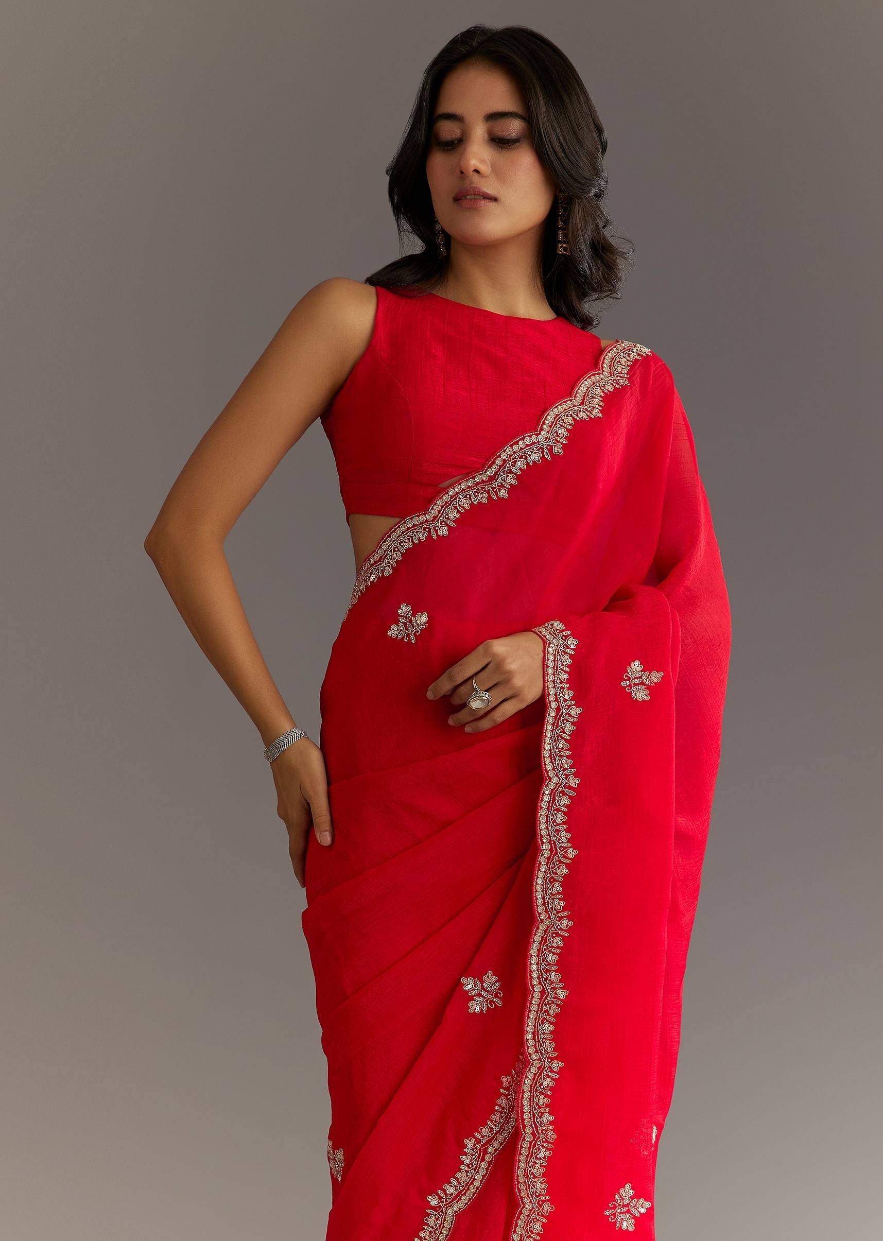 red-crushed-tissue-embroidered-saree-with-scallop-border-sg294667-5_3d1d019f-3111-456a-816e-10a32d1bf7ac.jpg