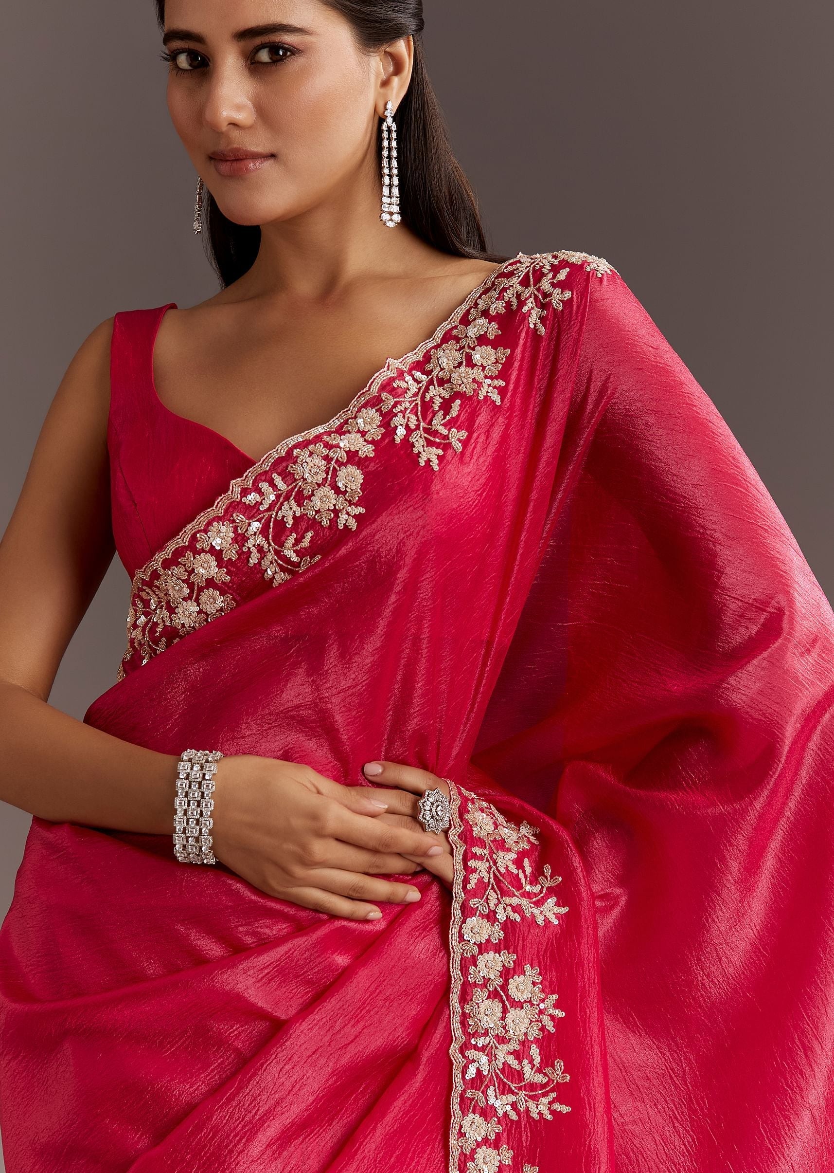 red-crushed-tissue-saree-with-floral-embroidery-and-scallop-border-sg268904-2_38d87002-7a33-4d88-a318-b6b3927c4a88.jpg